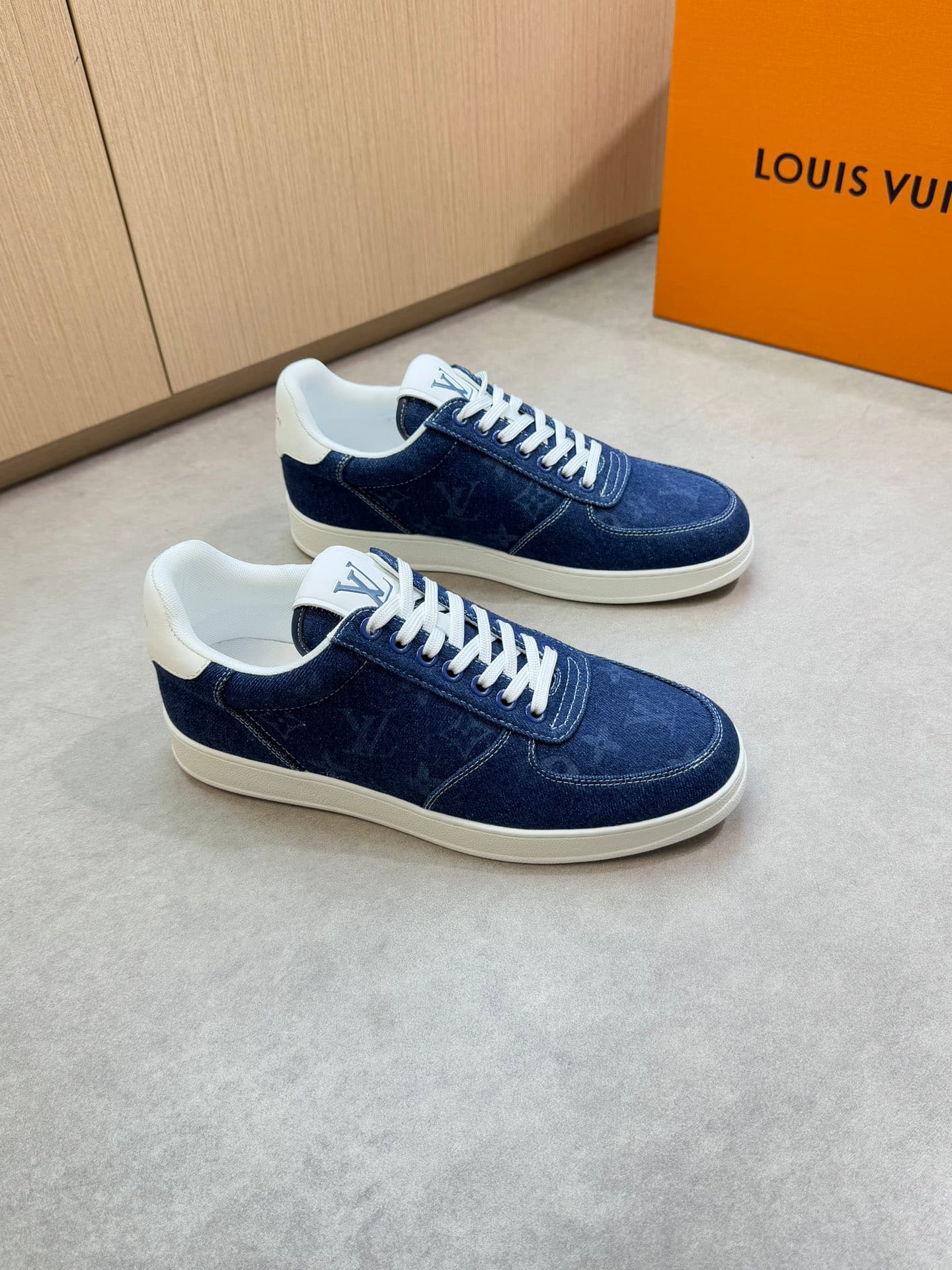 Louis Vuitton Louis Vuitton 4001 板鞋, view 1