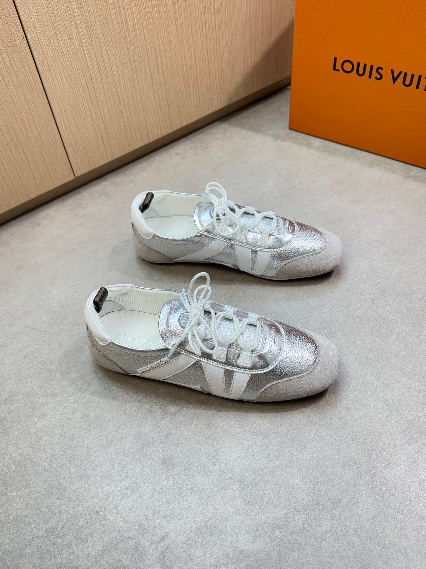 Louis Vuitton Louis Vuitton 4003 休闲运动鞋, view 1