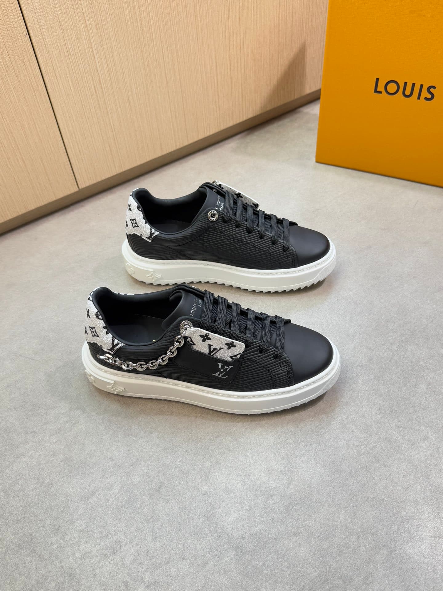 Louis Vuitton Louis Vuitton 4001 休闲运动鞋