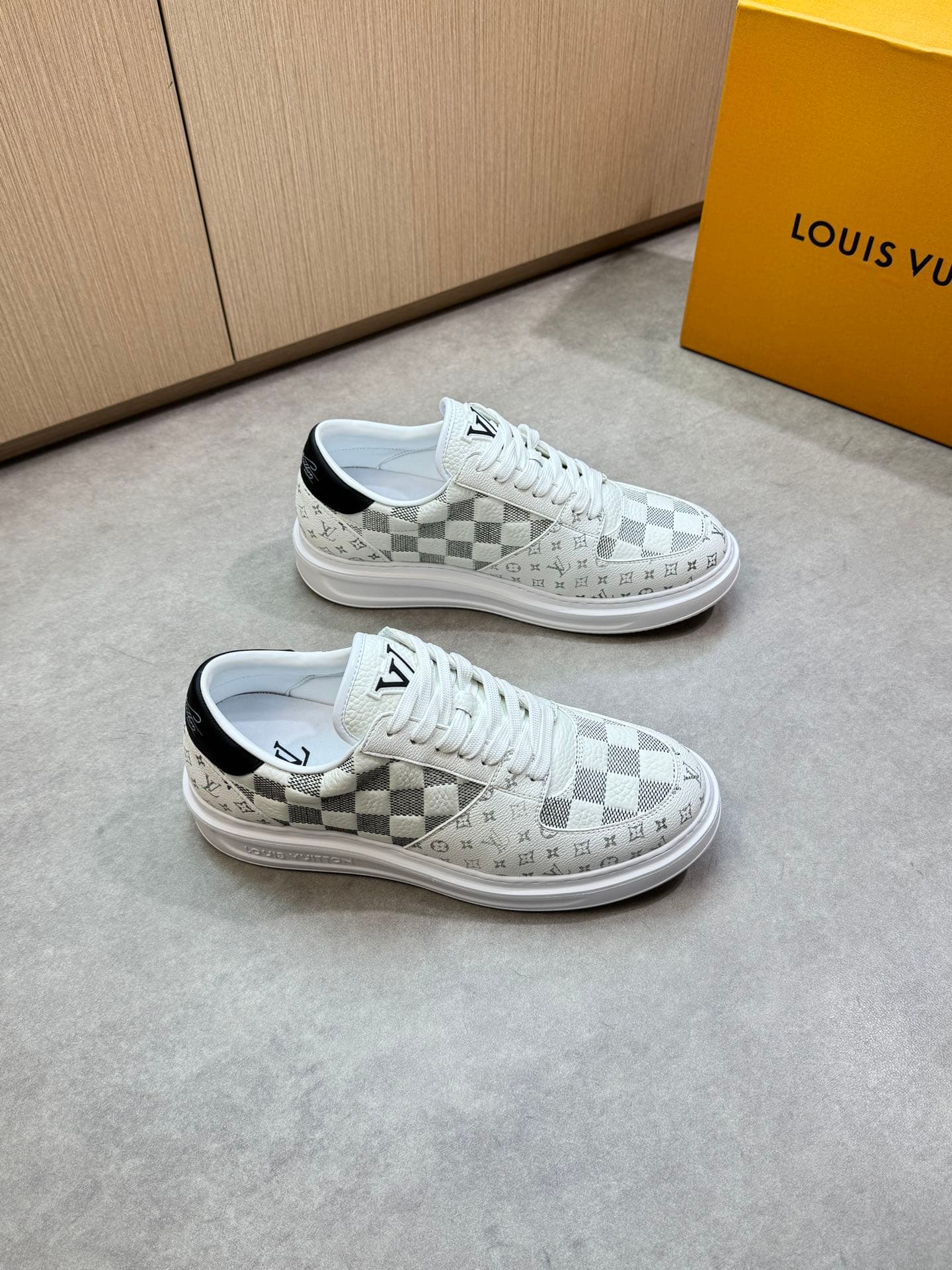 Louis Vuitton Louis Vuitton 4007 休闲运动鞋, view 1