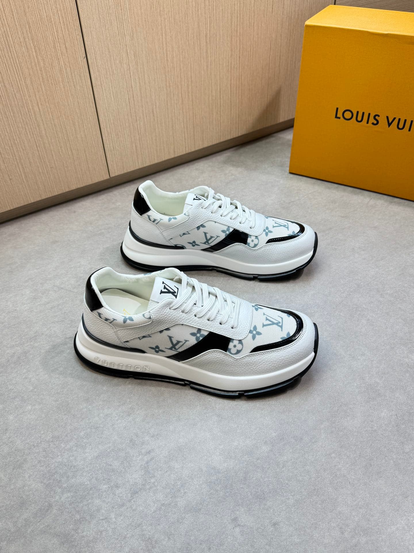 Louis Vuitton Louis Vuitton 4005 休闲运动鞋, view 1