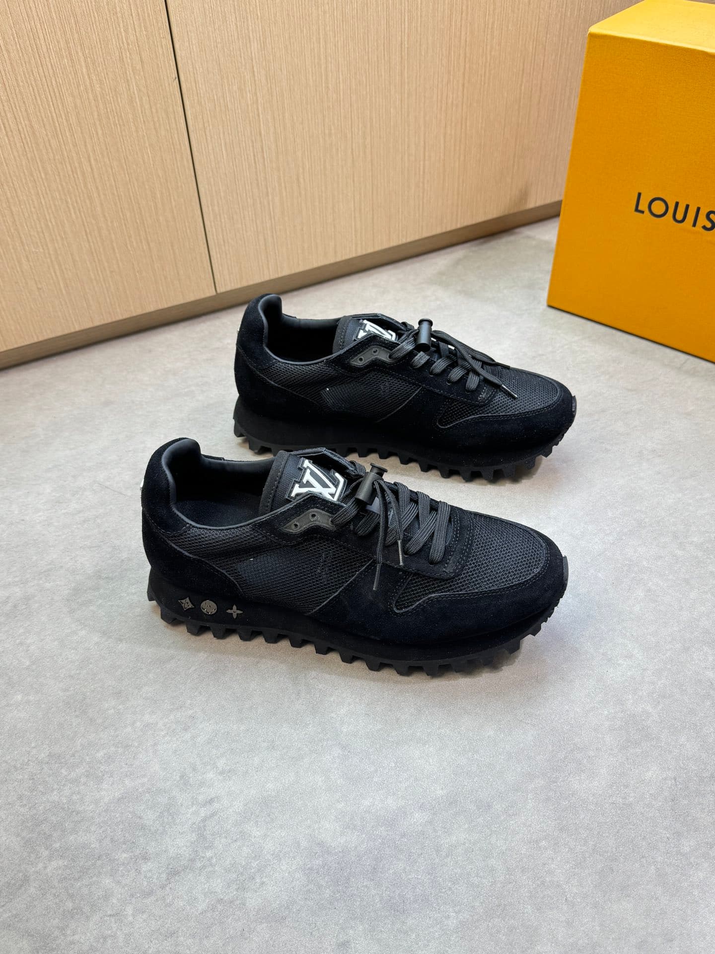 Louis Vuitton Louis Vuitton 4001 休闲运动鞋, view 1
