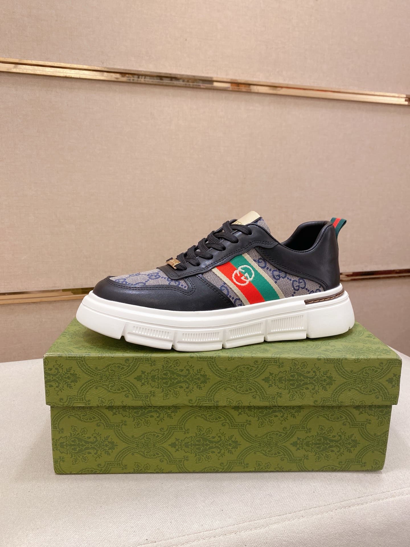 Gucci Gucci (Gucci) Goes Public