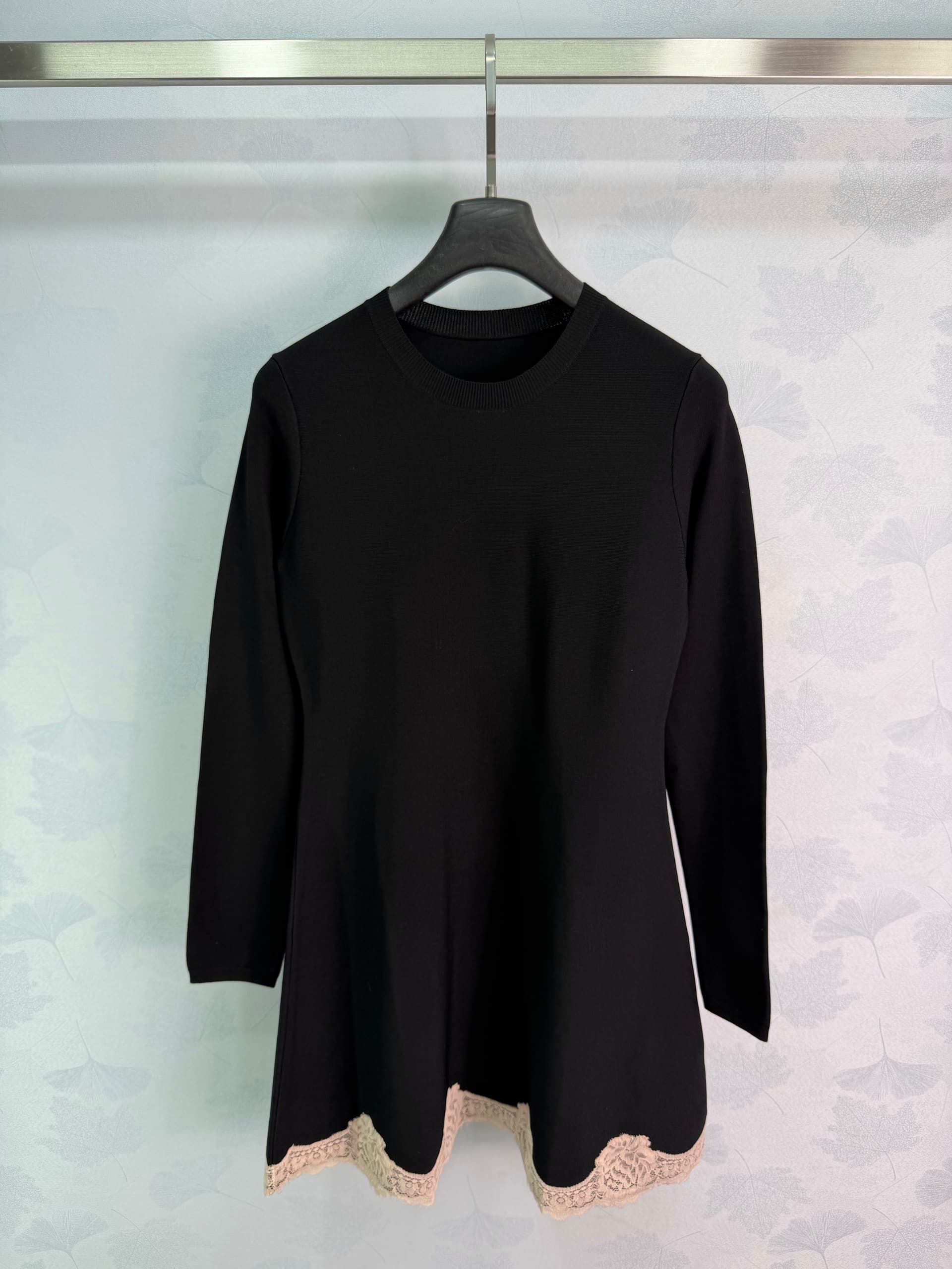 Unassigned 🆕 VA 26 Minimalist and Elegant Black Knit Little Black Dress 🖤 Solid Color, Round Neck, Long Sleeves