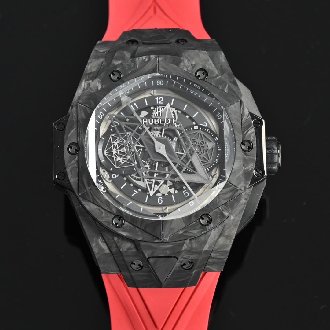 Unassigned Hublot Unveils the First-Ever Black Carbon Fiber Limited-Edition Collector's Piece: "Carbon—A Masterpiece"—The All-New Big Bang