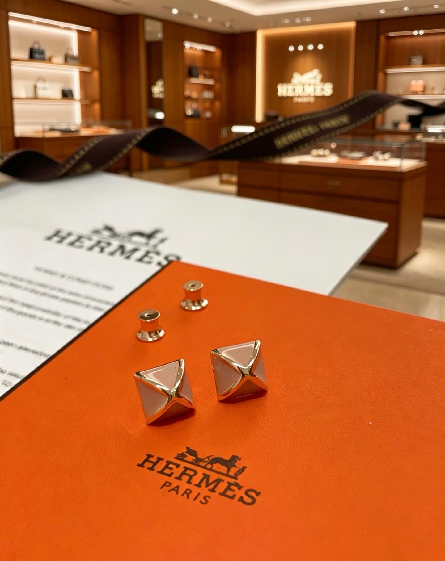 Hermès Hermès . Pyramid Earrings—Authentic 1:1 Replica of the Boutique Version, Pyramid H Earrings