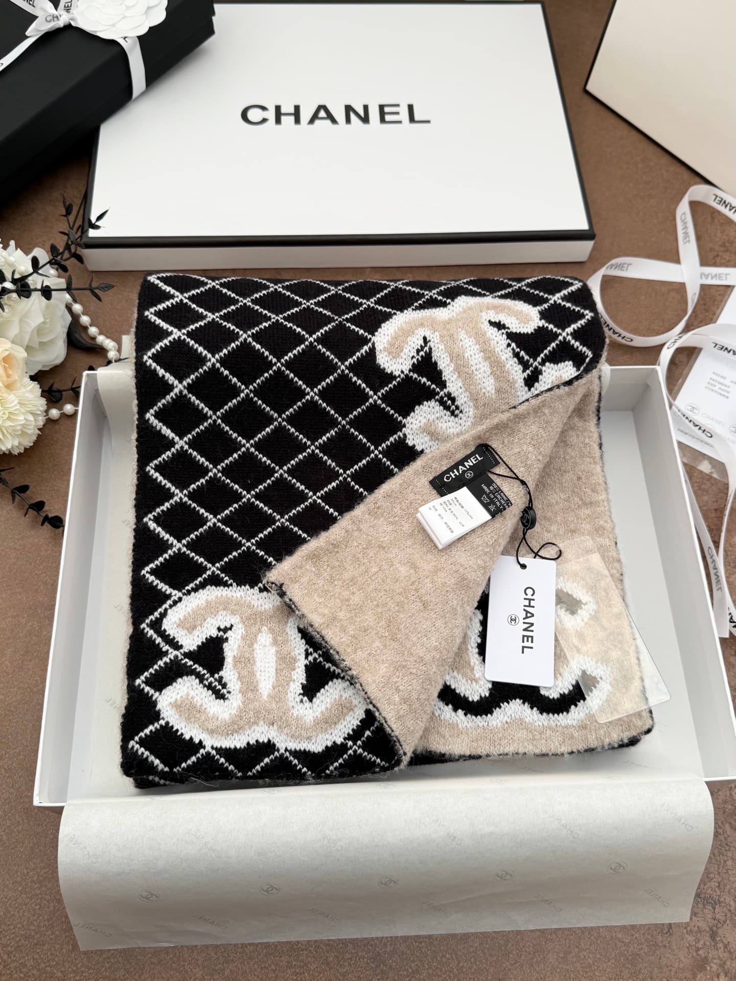 Chanel Chanel Wholesale: Chanel-Style Diamond-Pattern Embroidered Shawl 💖💖 Absolutely Gorgeous