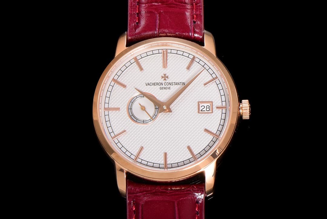 Vacheron Constantin Vacheron Constantin The Vacheron Constantin Heritage Collection 87172, with its 38mm case diameter, is even more refined and elegant
