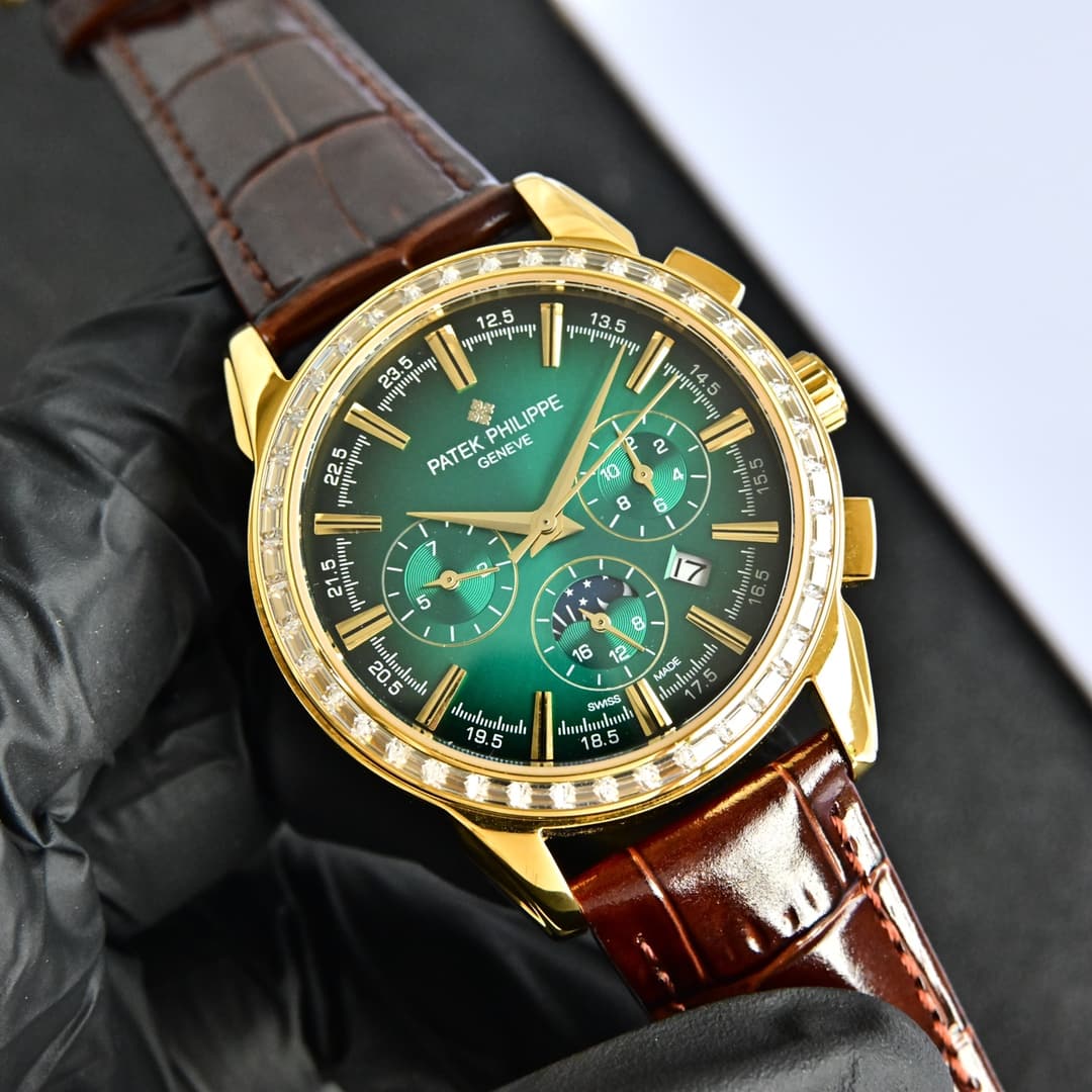 Patek Philippe Patek Philippe Complications Collection—Handcrafted—Engraved Watch