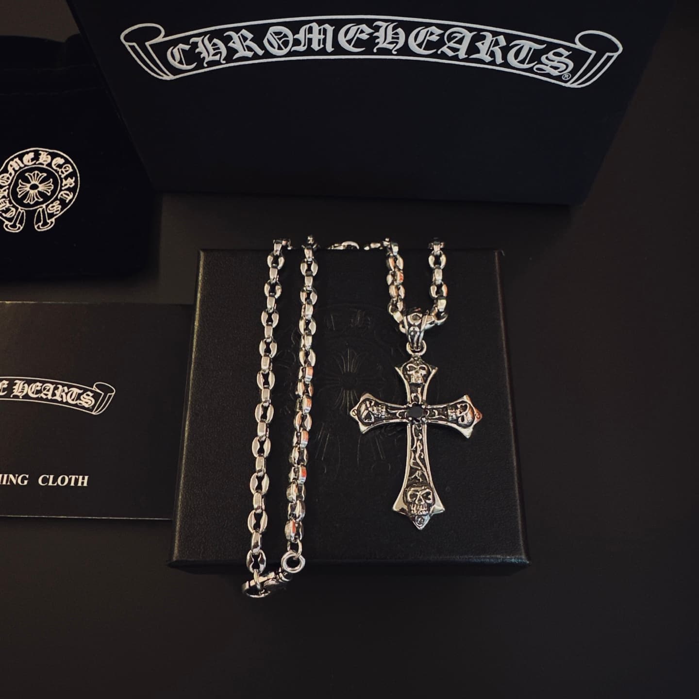 Chrome Hearts Chrome Hearts So freakin' cool—just my style 👍 If it's not amazing, I won't post it ⚠ Direct from the manufacturer ⚠ Authentic 1:1 replica