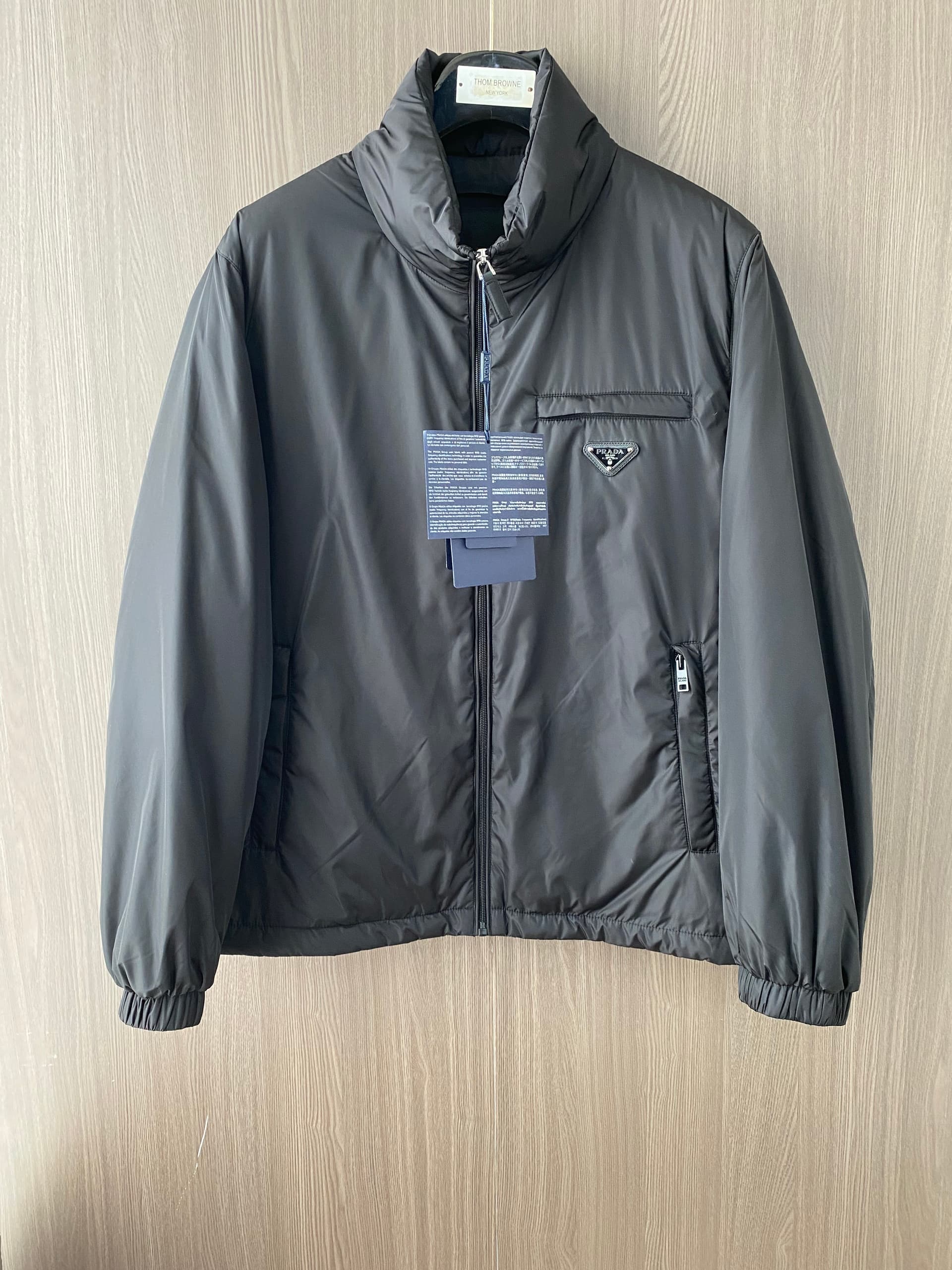 Prada Prada Down Jackets—Original Version 1:1 Custom-Made with Fully Imported Hardware; Authentic Customization. Welcome to our boutique.