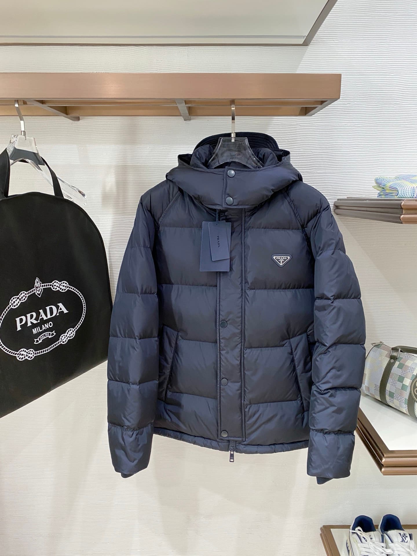 Prada Prada Exclusive 2026 🆕 Down Jacket – Original Version 1:1 Custom Hardware Accessories