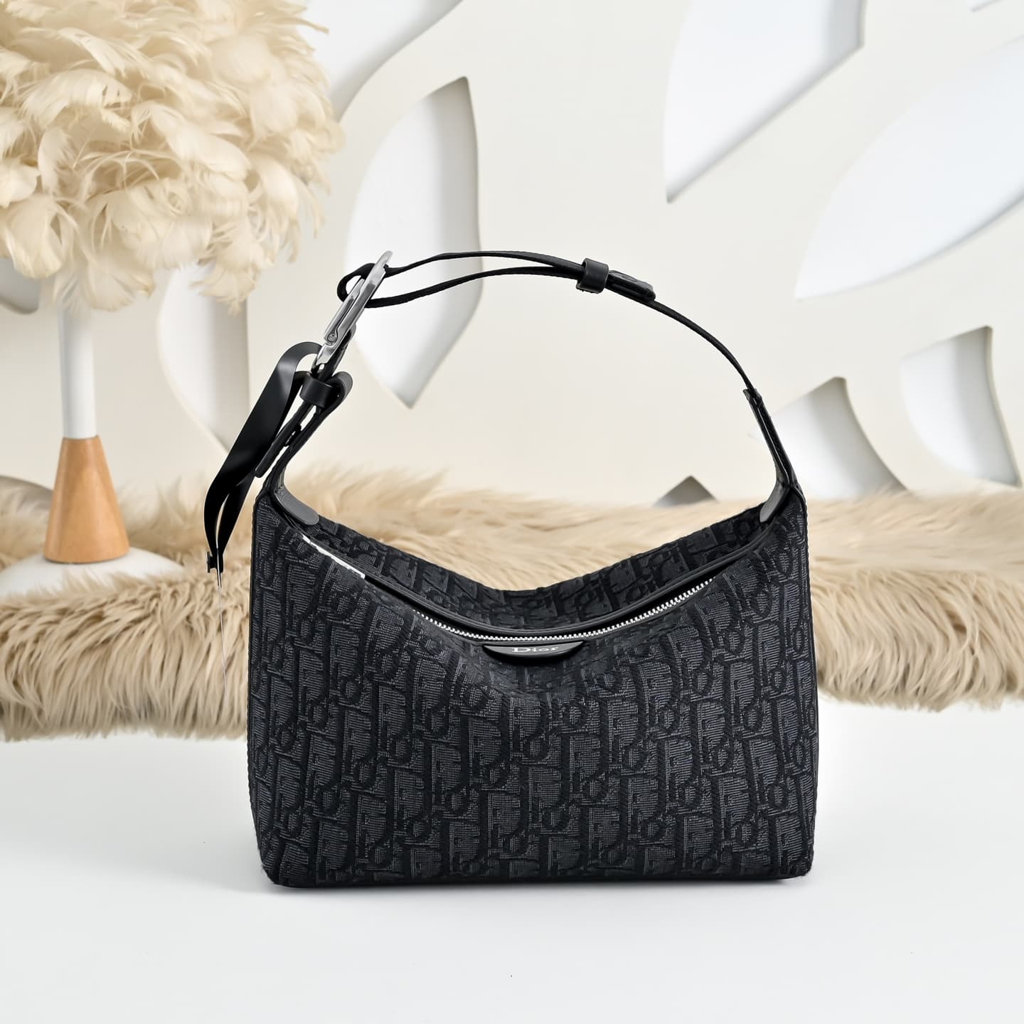 Dior Dior - The most popular handbag at the counter 😄 This handbag features brown Obli