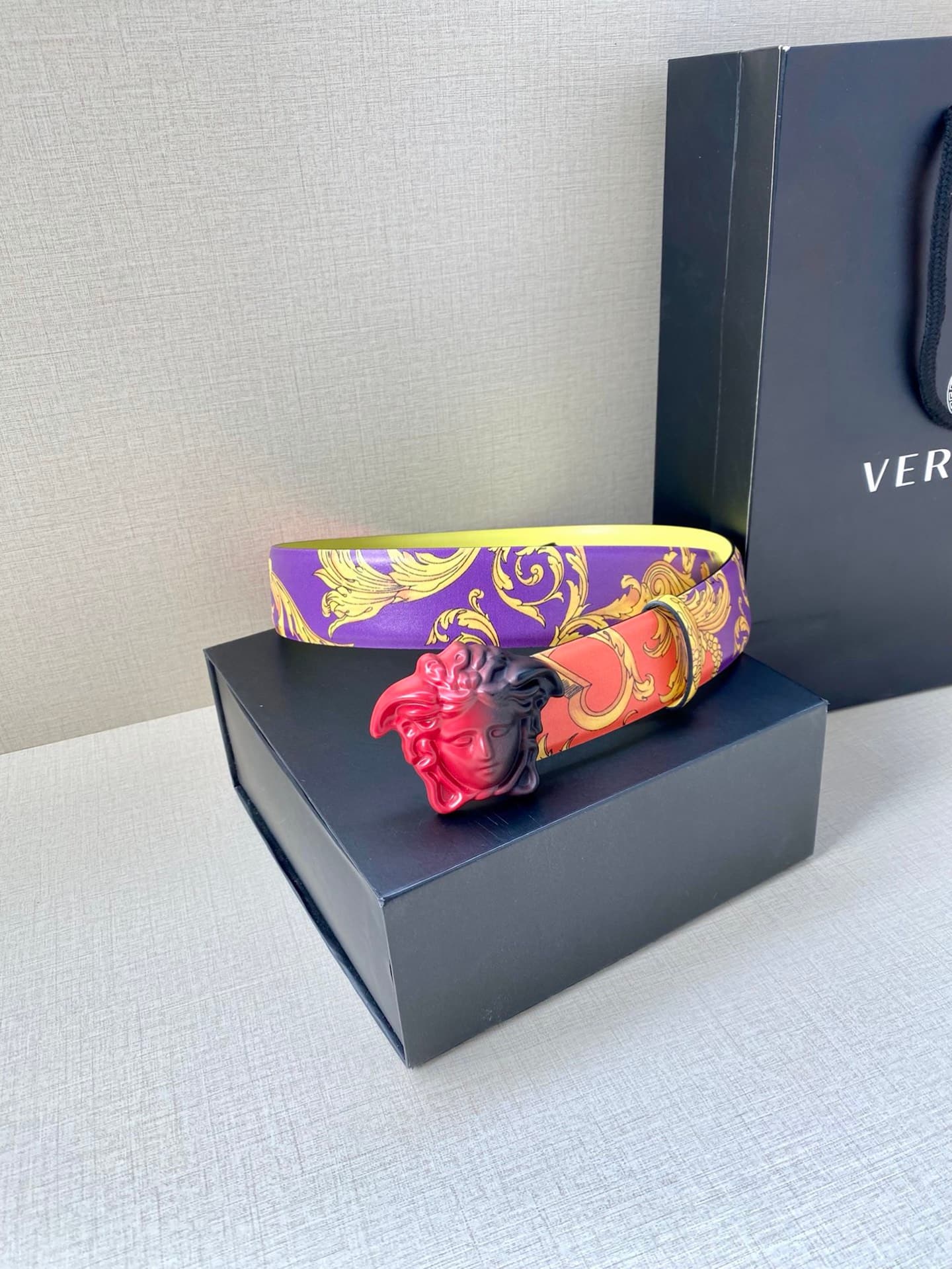 Versace Versace dvf26lK9yujHVOqFI3bq0FZwH_gJd1qy