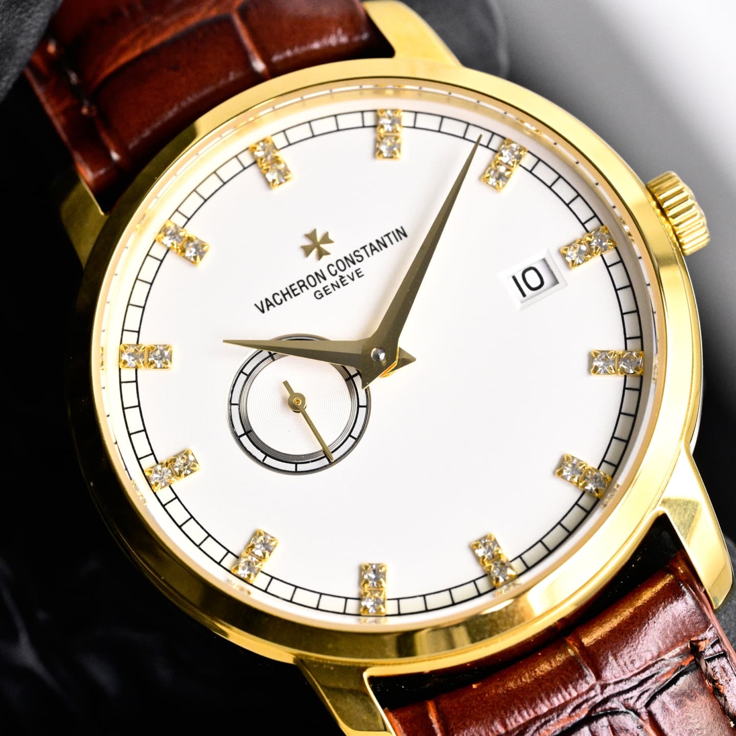 Vacheron Constantin Vacheron Constantin The Vacheron Constantin Patrimony Collection 87172, with its 38mm case diameter, is even more refined and elegant