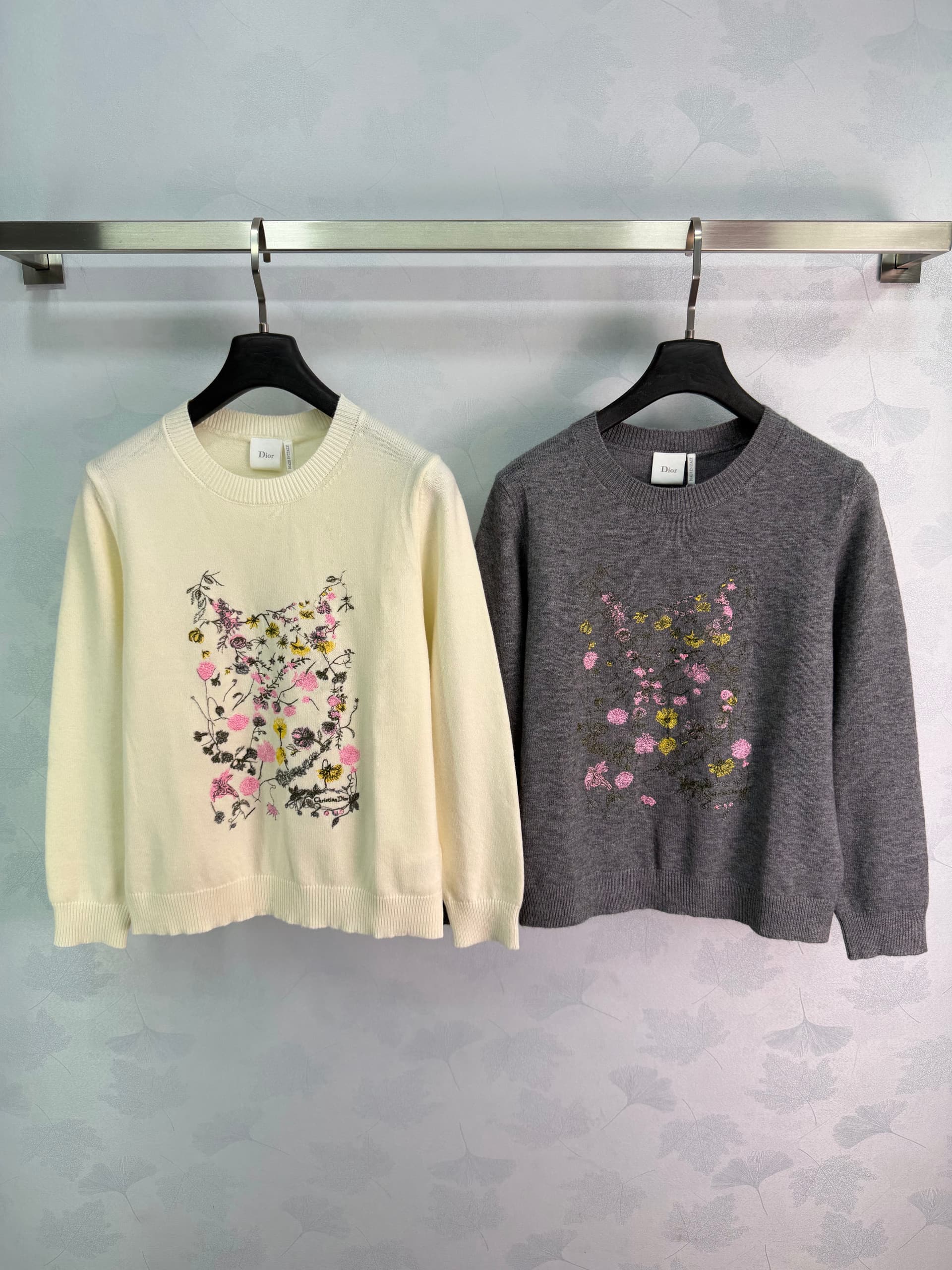 Unassigned 🆕 Dio 2026 Crew-Neck Embroidered Knit Long-Sleeve Sweater, Knitted with Custom Wool Yarn