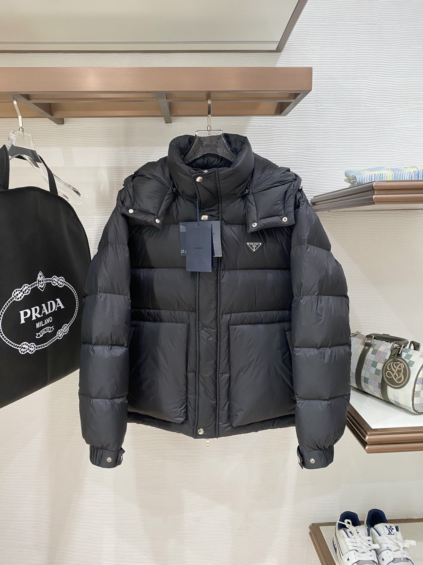 Prada Prada . 🆕 Down Jacket – Original Version 1:1 Custom-Made with Fully Imported Original Hardware