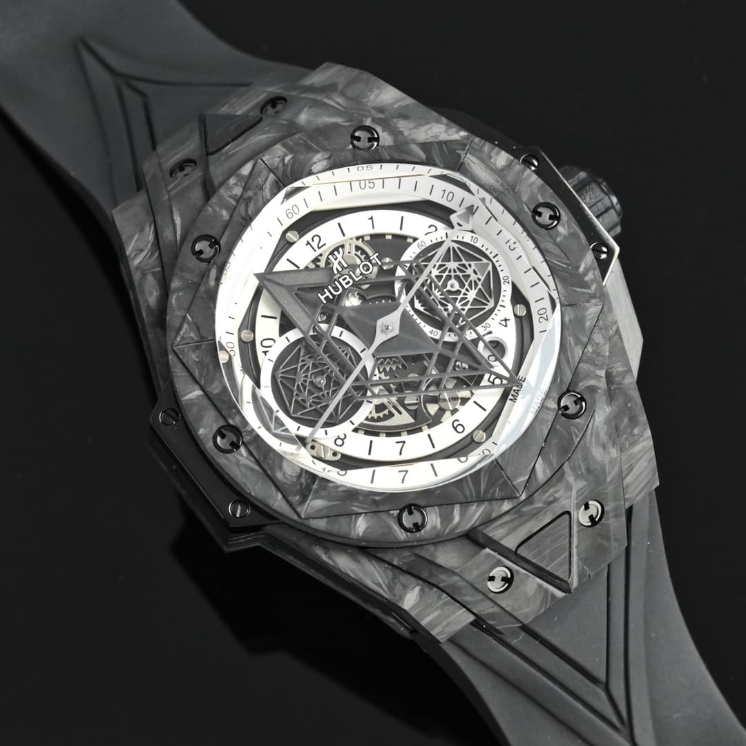 Unassigned Hublot Unveils the First-Ever Black Carbon Fiber Limited-Edition "Carbon: A Masterpiece" New Big Bang