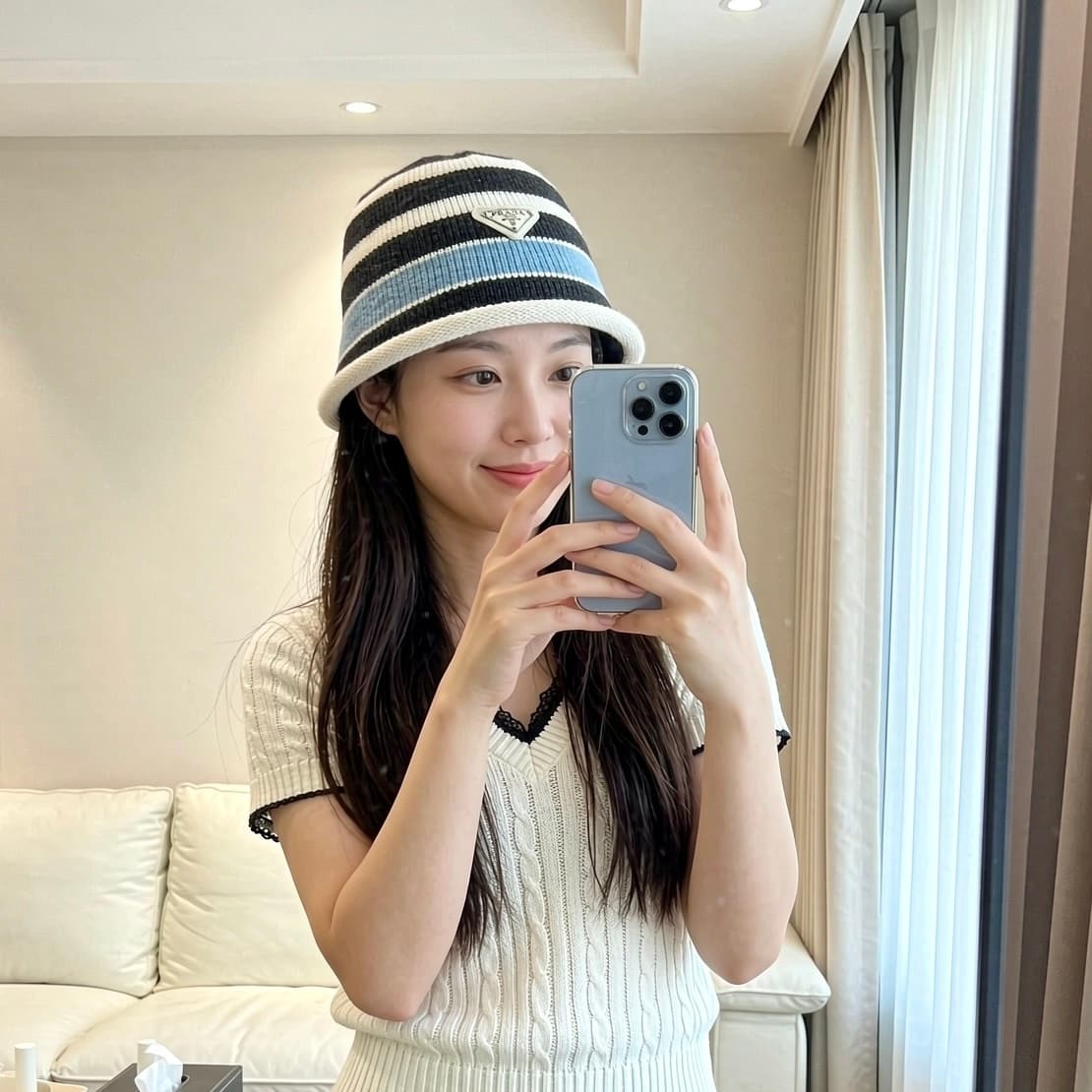 Prada Prada The Latest Fisherman's Hats: A Trendy and Avant-Garde Casual Design Style