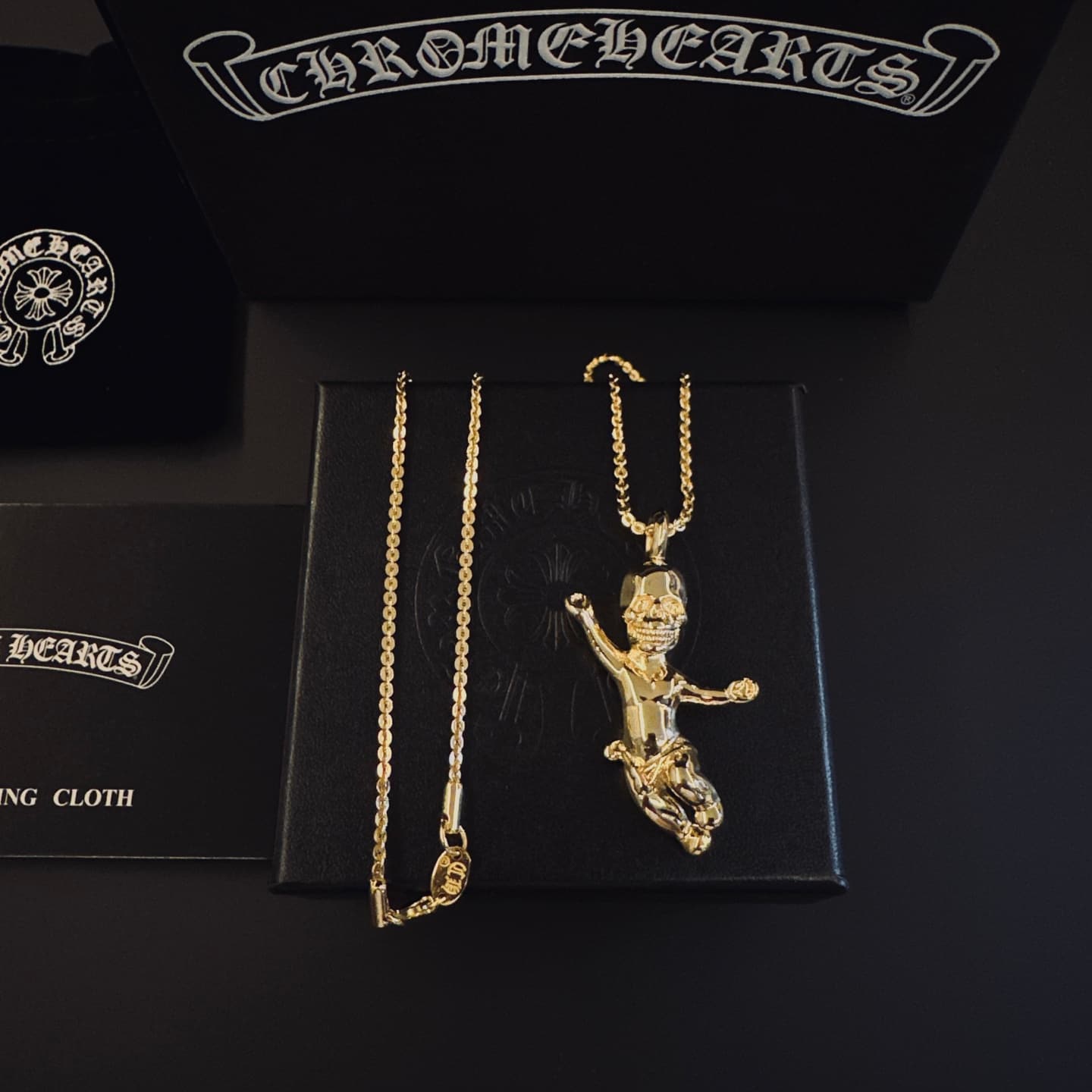 Chrome Hearts Chrome Hearts So freaking cool! Straight from Kro's heart 👍 If it's not amazing, I won't post it ⚠ Direct from the manufacturer ⚠