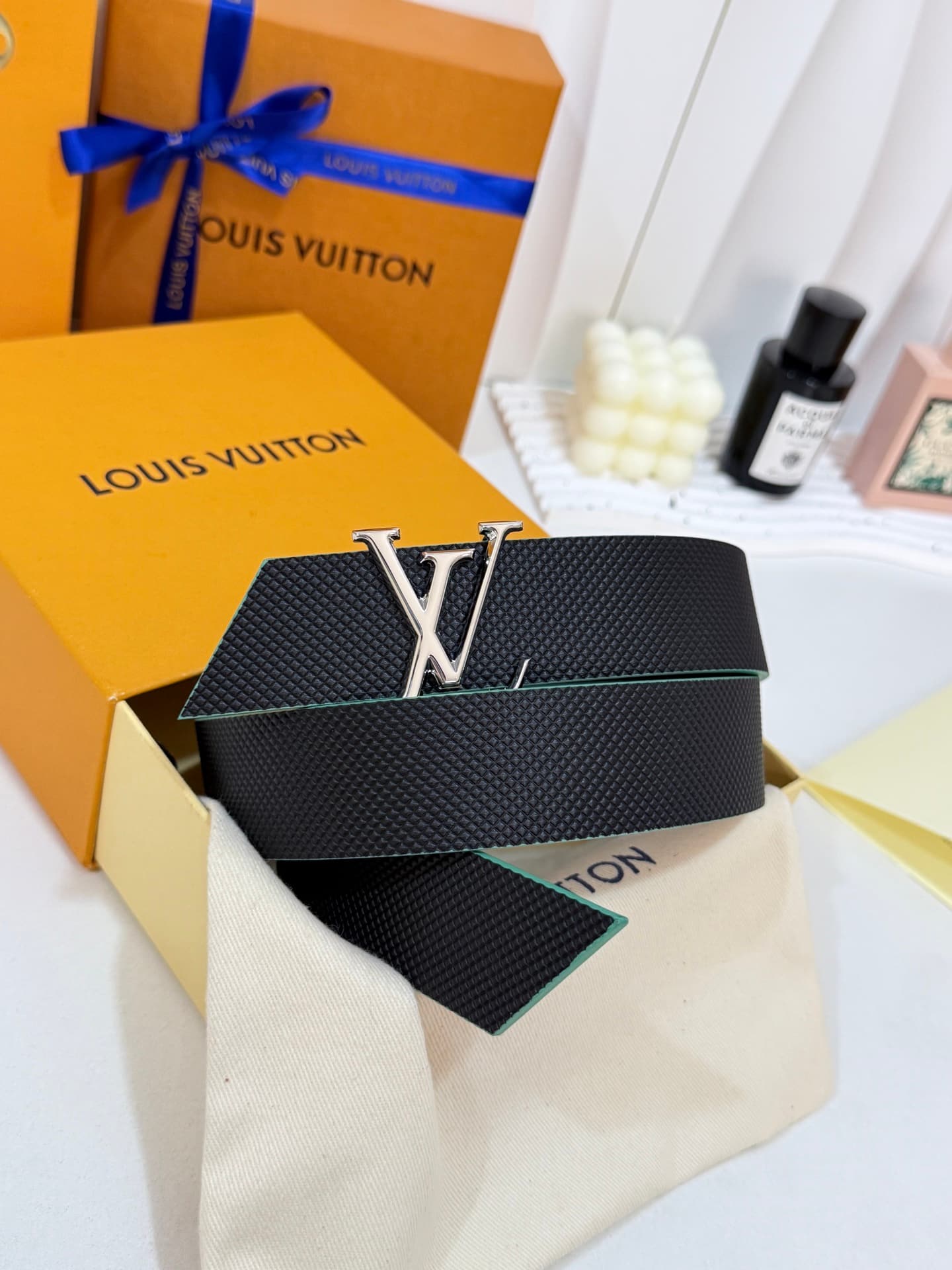 Louis Vuitton Louis Vuitton Grain-textured, Letter-Buckle Belt, 35mm Wide