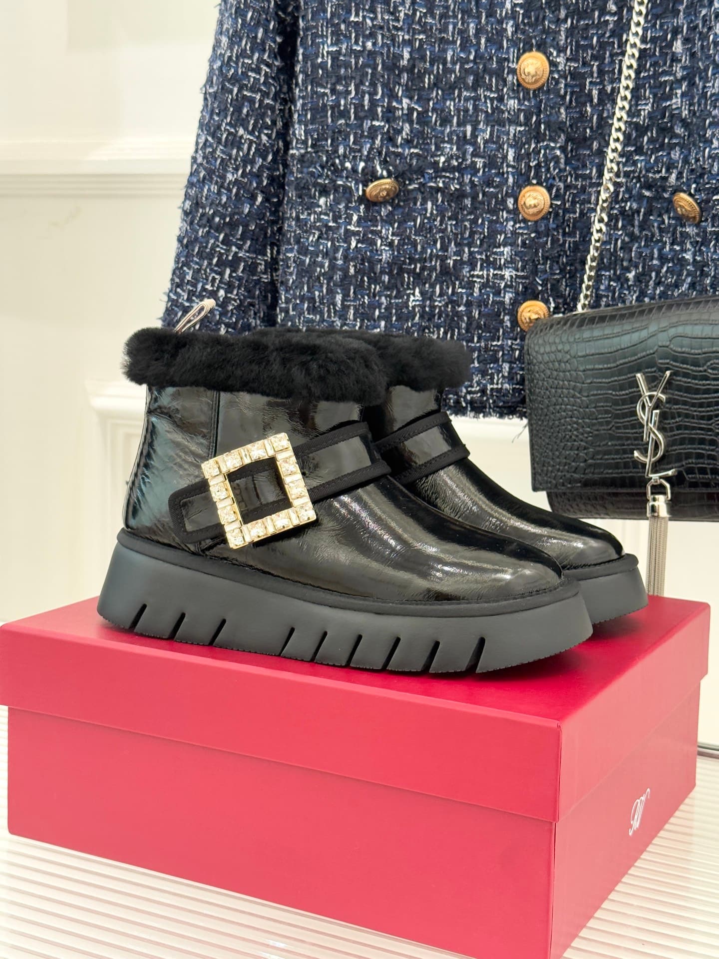 Roger vivier Roger vivier Low-Cut, High-Cut, RV Classic Square Buckle, Chunky-Soled Snow Boots, Label