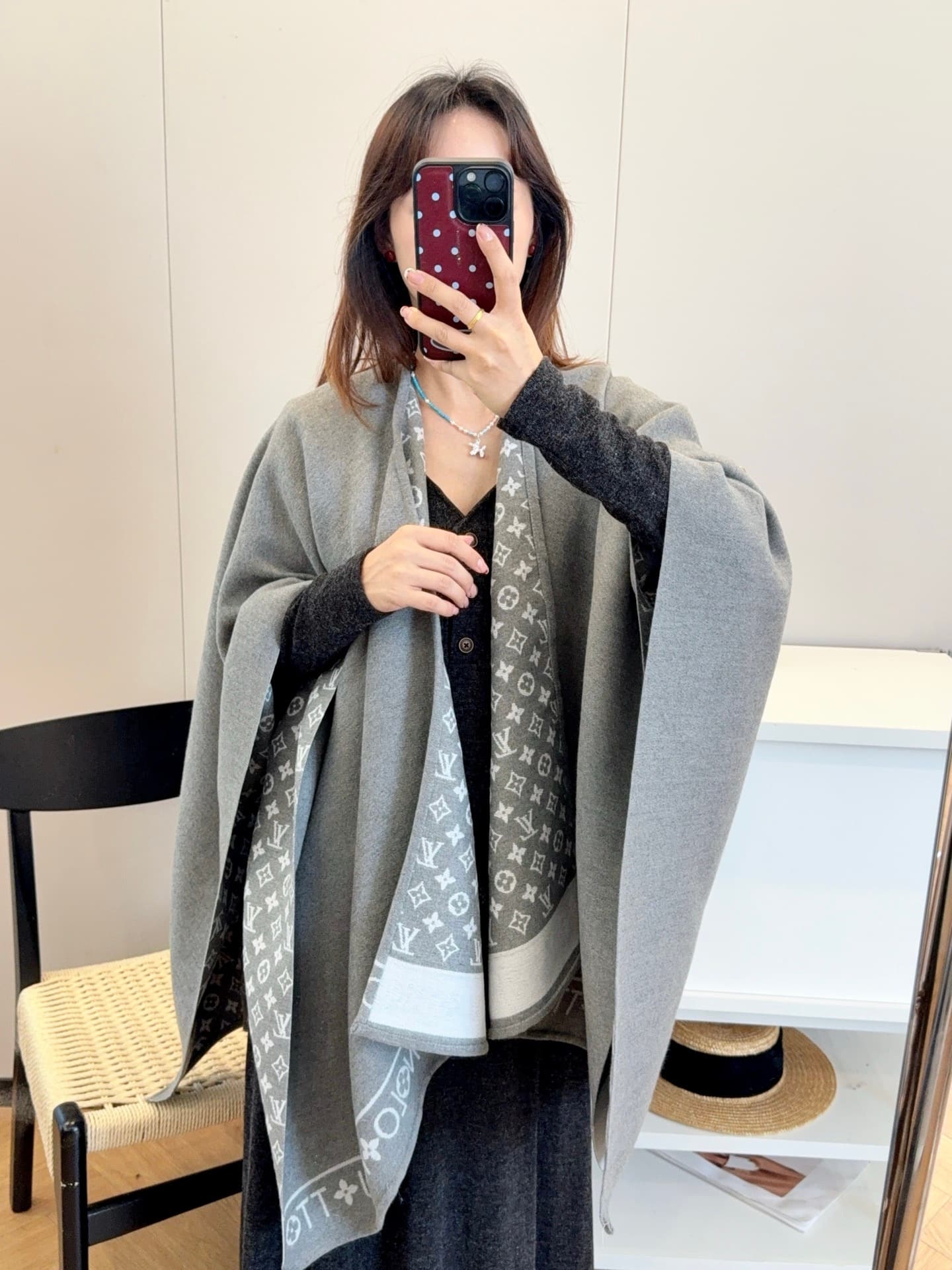 Louis Vuitton Louis Vuitton 🆕 Cape: Reversible wool-cashmere blend knit cape with a soft, comfortable, and delicate texture
