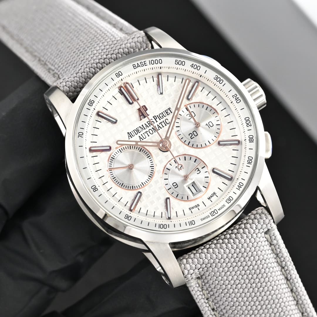 Audemars Piguet Audemars Piguet AP Royal Oak 26048 Offshore 41 Chronograph Mechanical Watch 1. Case: Authentic
