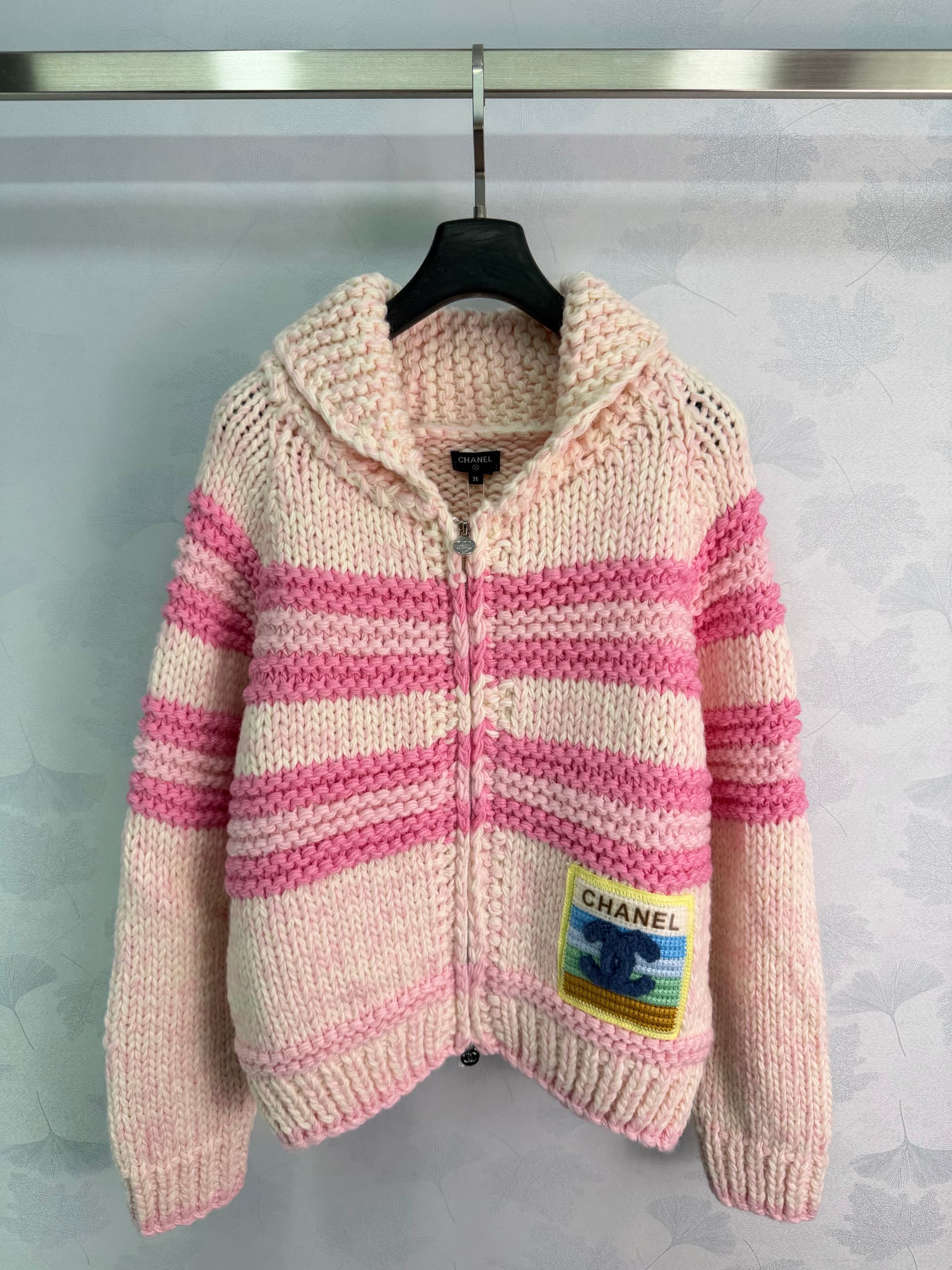 Unassigned 🆕Ch 26 Pink and White Chunky-Knit Cardigan💖