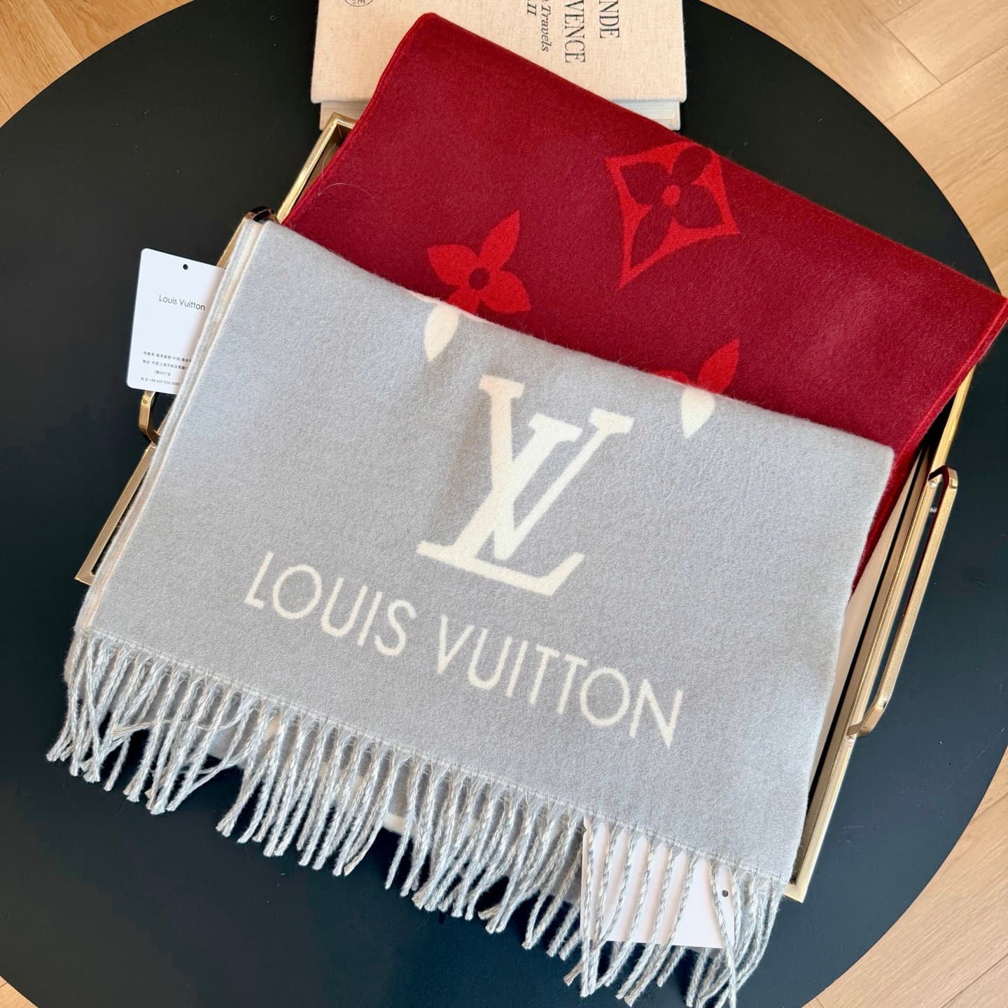 Unassigned B (High-Quality Wool Content) 2026 Fall/Winter Collection Scarves and Shawls—No Matter How You Look at Them