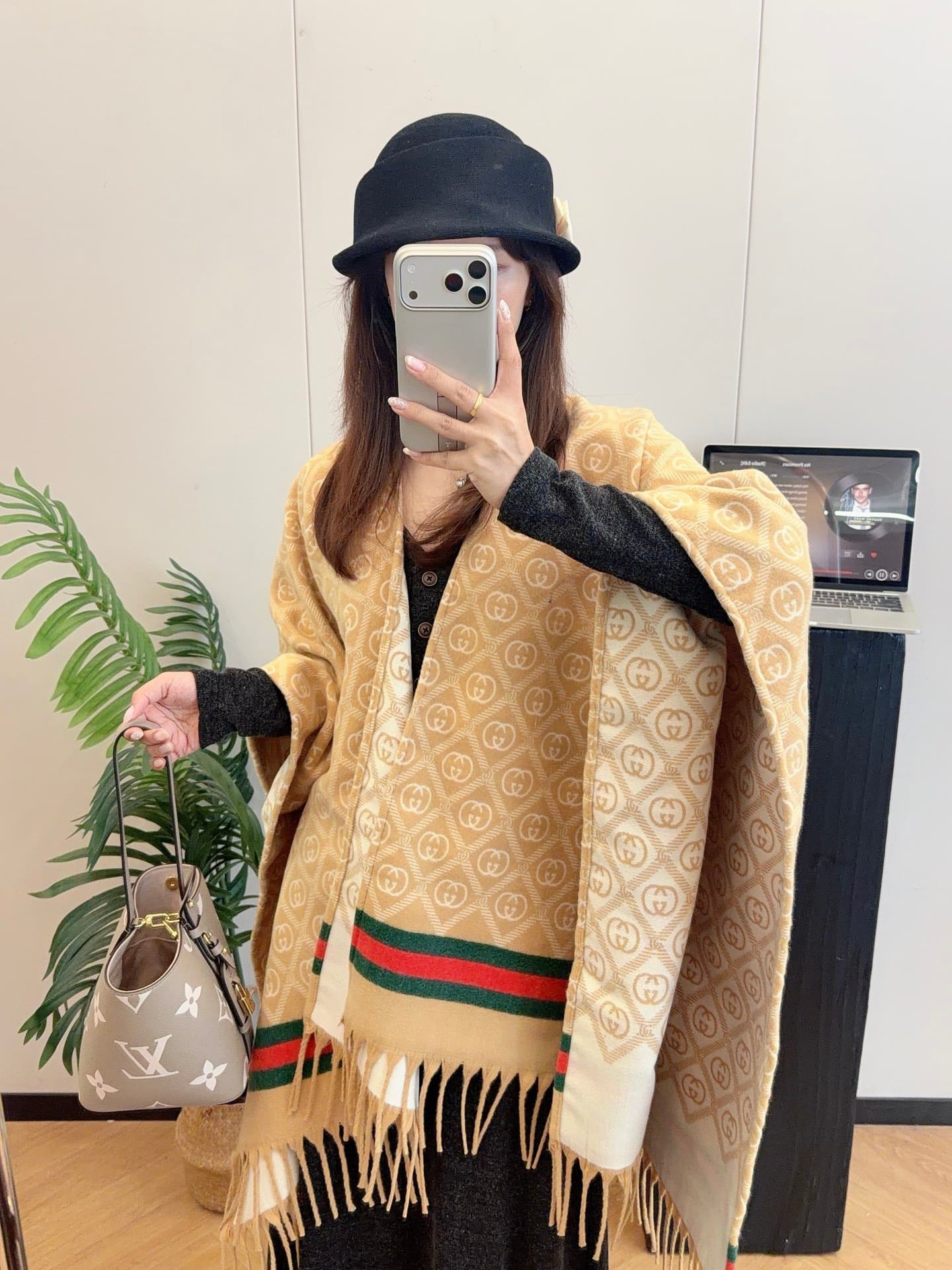 Gucci Gucci Manufactured by a contract manufacturer