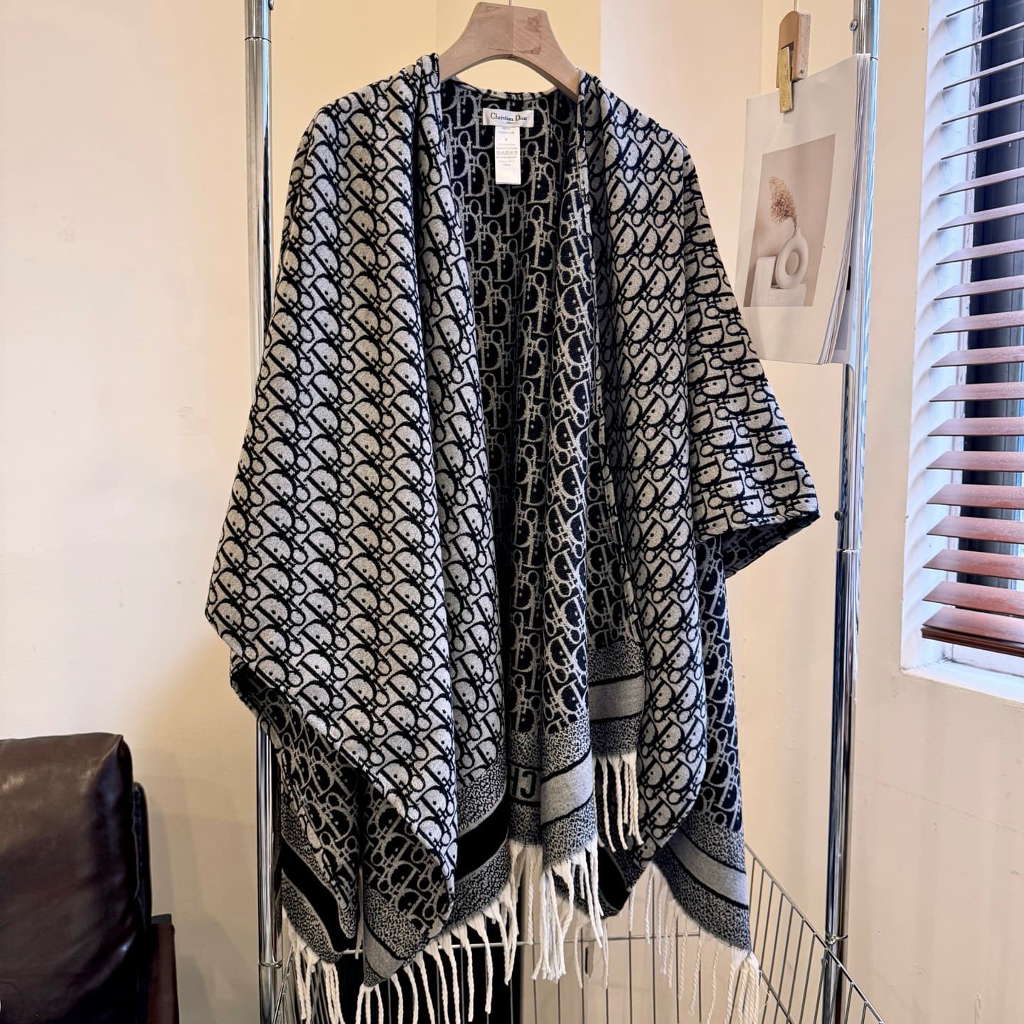 Dior Dior 2025 New Gray-Silver Letter Cape Size: