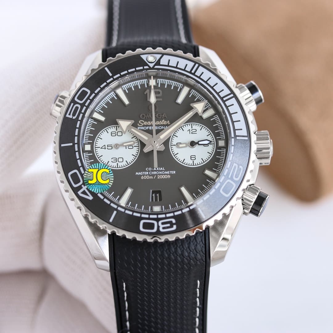 Omega Omega Seamaster Cosmic 600M Men's Chronograph