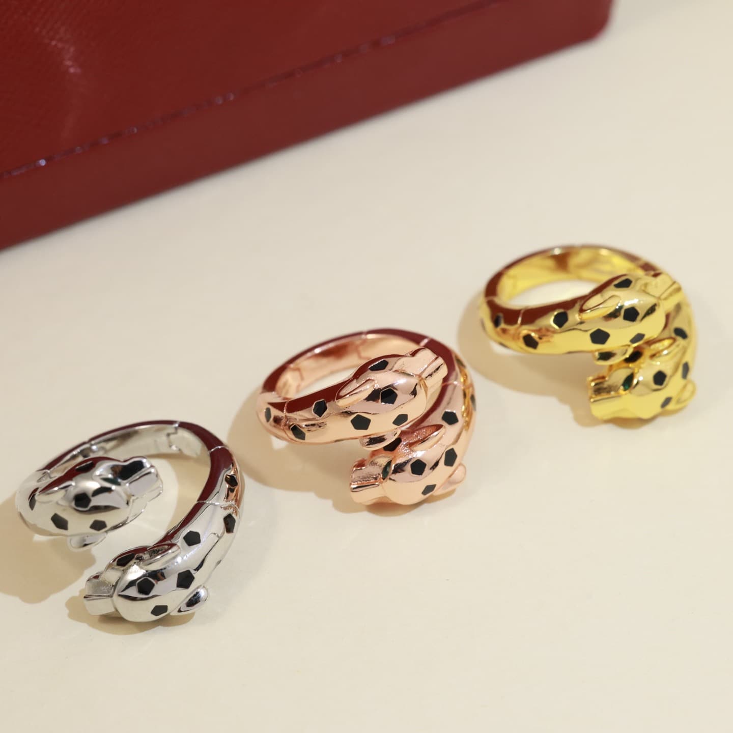 Cartier Cartier 👼 925040 Leopard Ring: Bold Double Leopard-Head Design 💍Pant