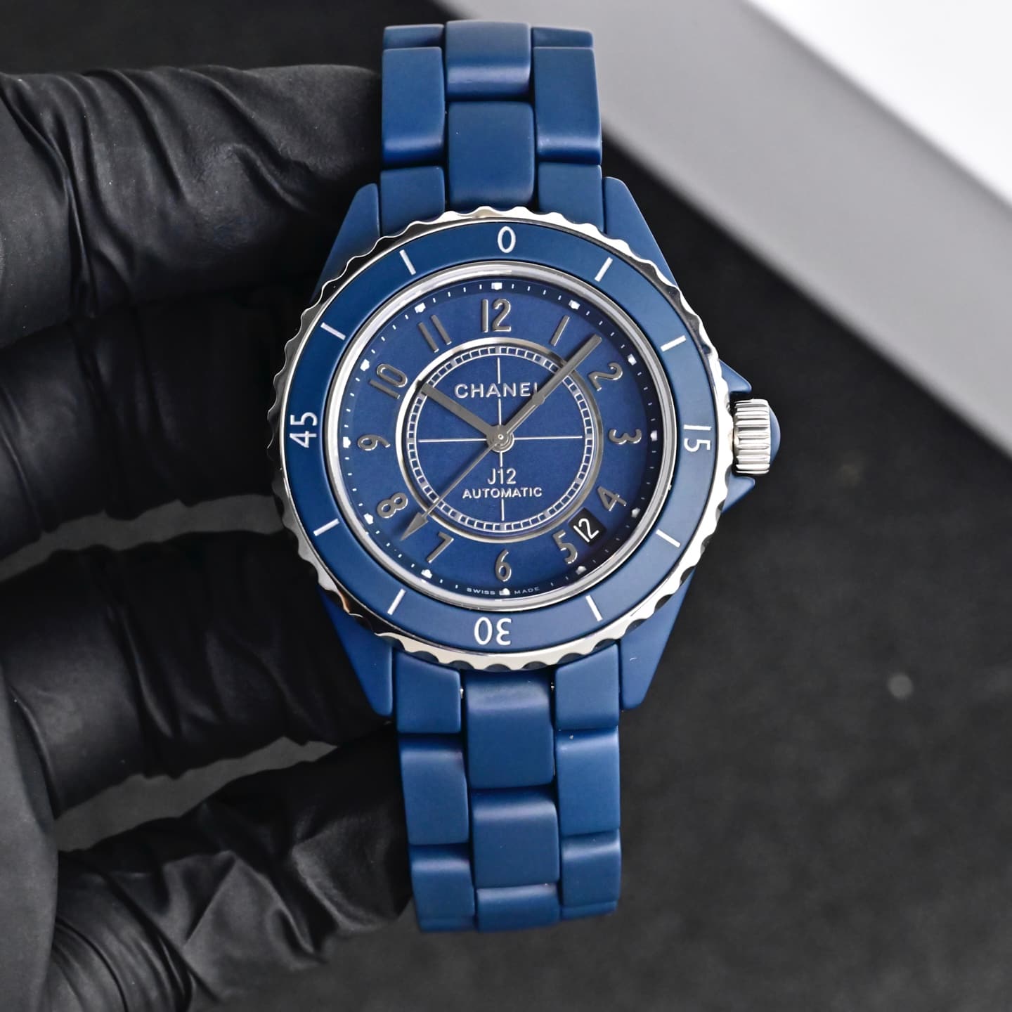 Chanel Chanel The factory has specially launched two new models from the J12 Bleu collection: the J12 Blue