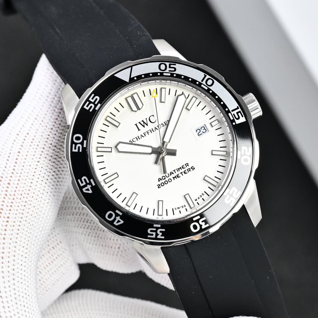 IWC IWC International Marine Timepiece Collection Movement Type: 2824 Automatic Mechanical Case Material: 3