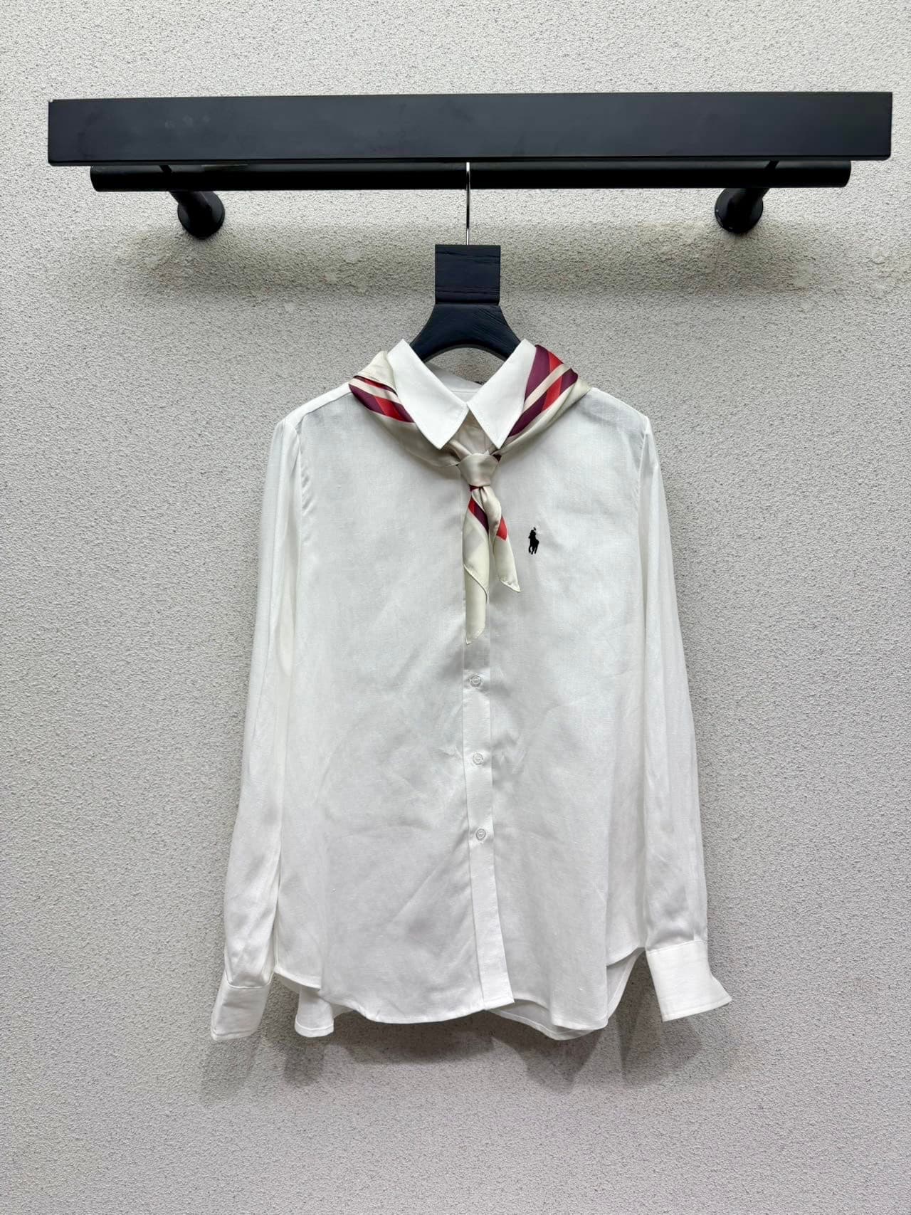 Unassigned 🆕🆕 Polo Linen-Blend Scarf Shirt: Delicate, Soft, and Silky Texture—A Classic, Youthful Piece—Design