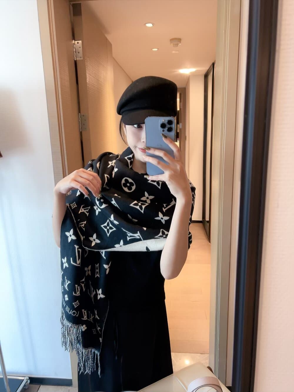 Louis Vuitton Louis Vuitton Batch of Lock And Keys scarves made from a soft, warm, plush blend knit fabric