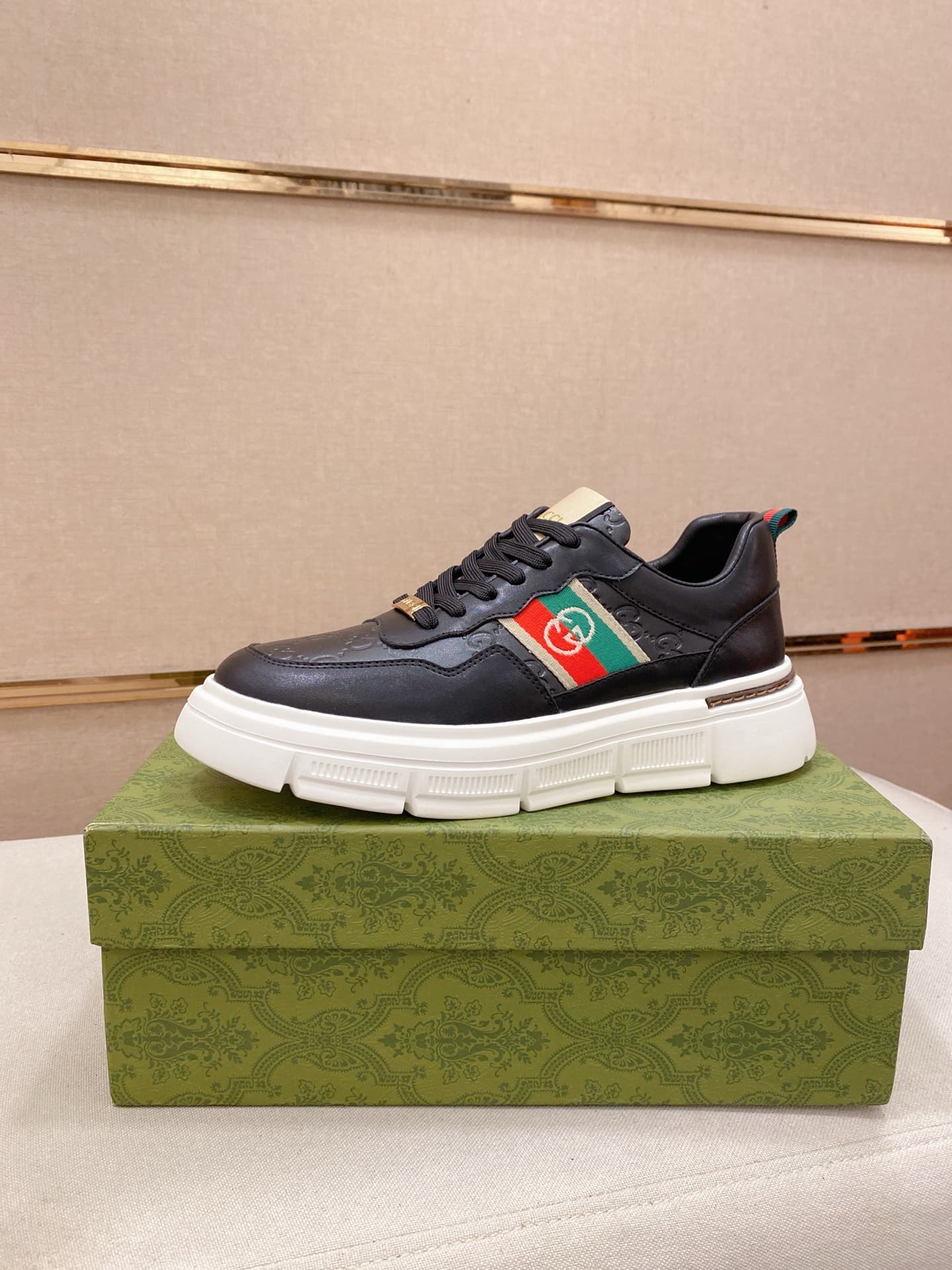 Gucci Gucci (Gucci) Goes Public