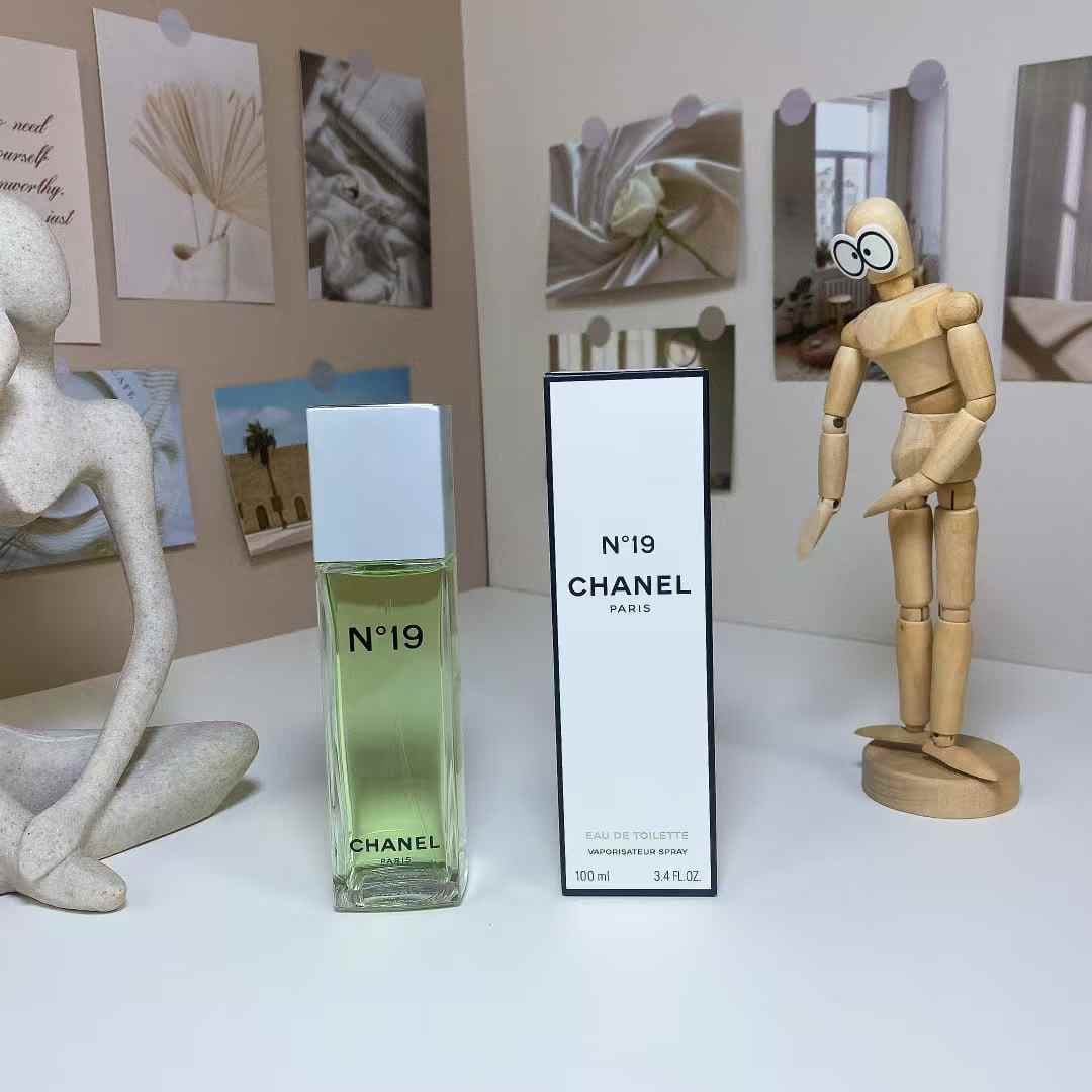 Chanel Chanel Lot 19, Rectangular