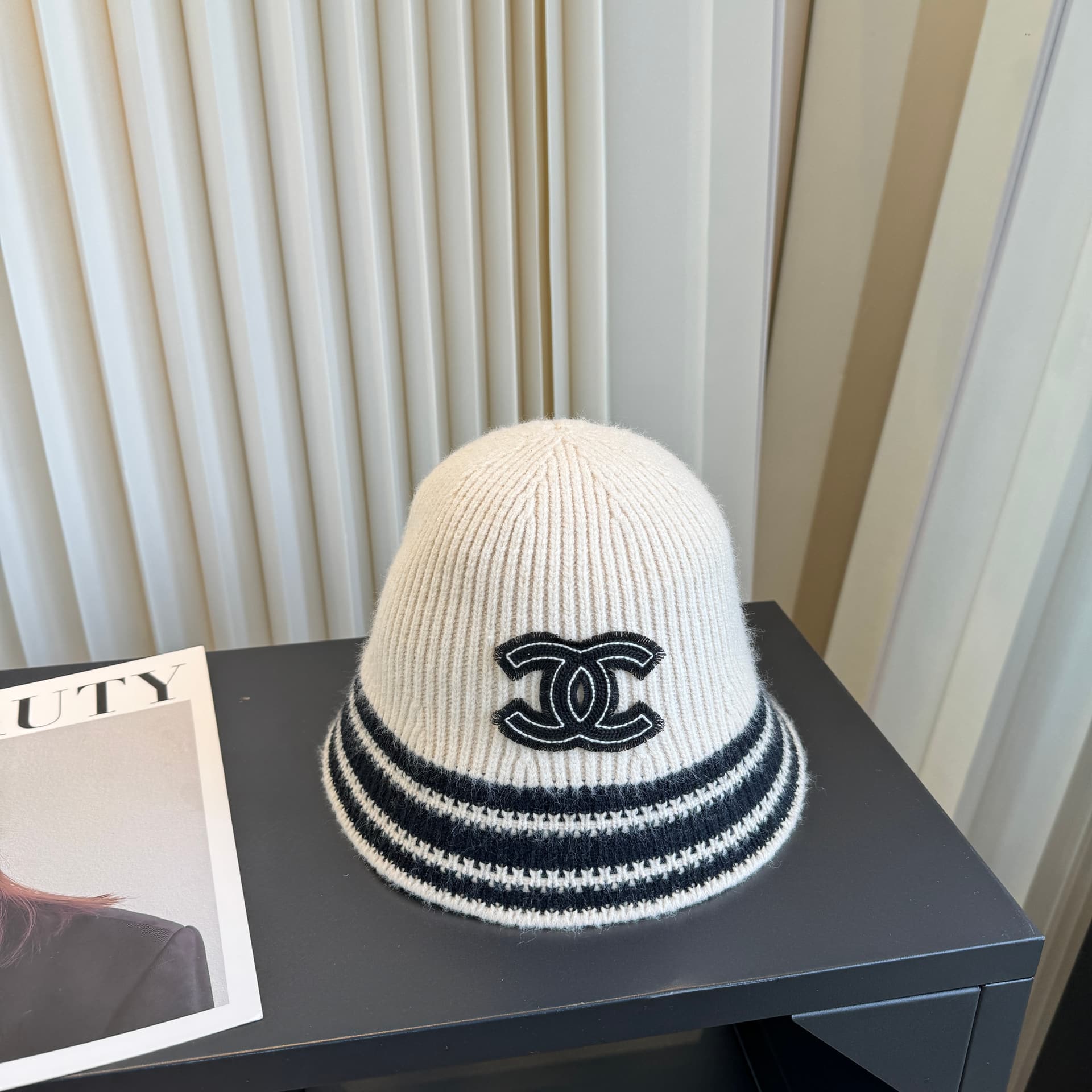 Chanel Chanel The Latest Fisherman's Hats: A Fashionable and Avant-Garde Casual Design Style