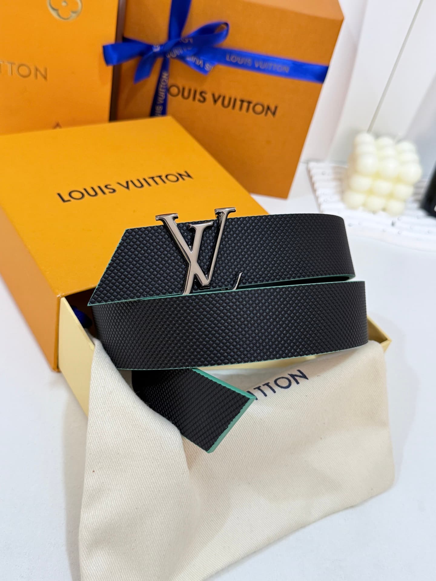 Louis Vuitton Louis Vuitton Grain-textured, Letter-Buckle Belt, 35mm Wide