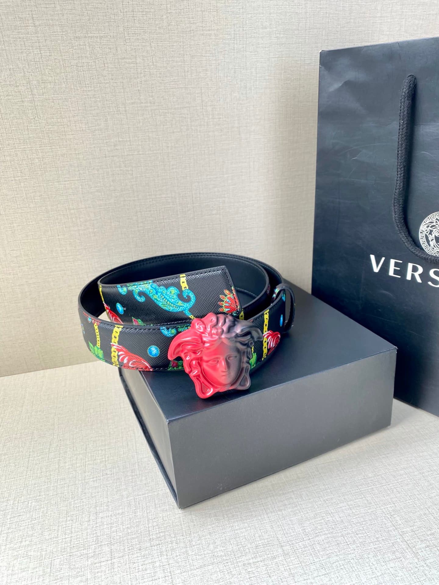 Versace Versace d8Q266ROmAn-q7pq92Eo3cAYd4TdwEg