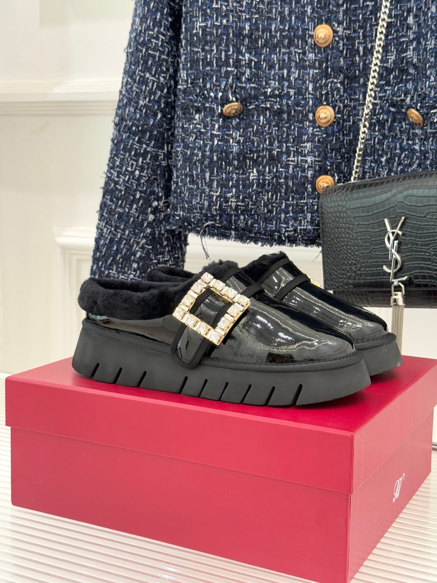 Roger vivier Roger vivier Low-Cut, High-Cut, RV Classic Square Buckle, Chunky-Soled Snow Boots, Label