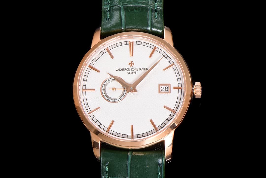 Vacheron Constantin Vacheron Constantin The Vacheron Constantin Heritage Collection 87172, with its 38mm case diameter, exudes a more refined and elegant look.