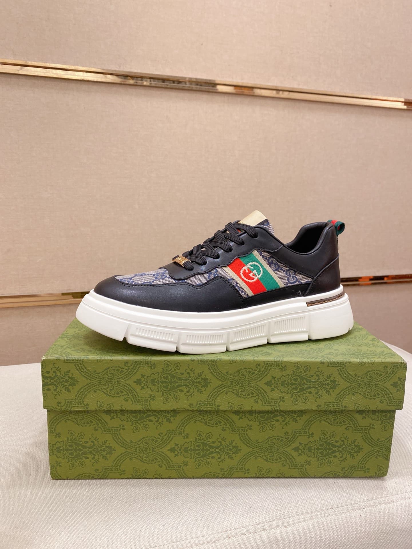 Gucci Gucci (Gucci) Goes Public