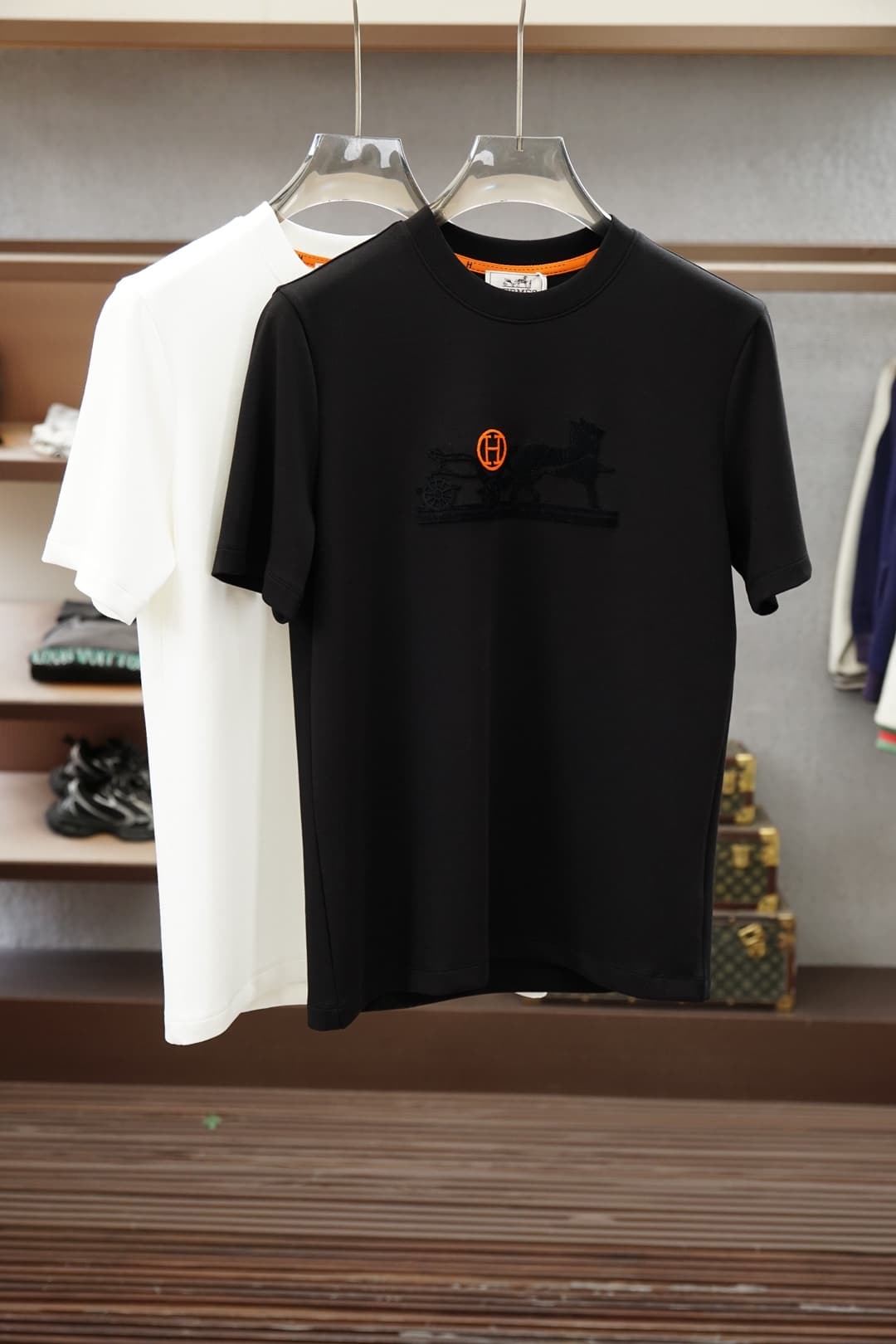 Hermès Hermès 2026 🌷🌷 Latest Fall/Winter Men's Cashmere Crew-Neck Short-Sleeve Sweatshirt with Circle Embroidered Logo
