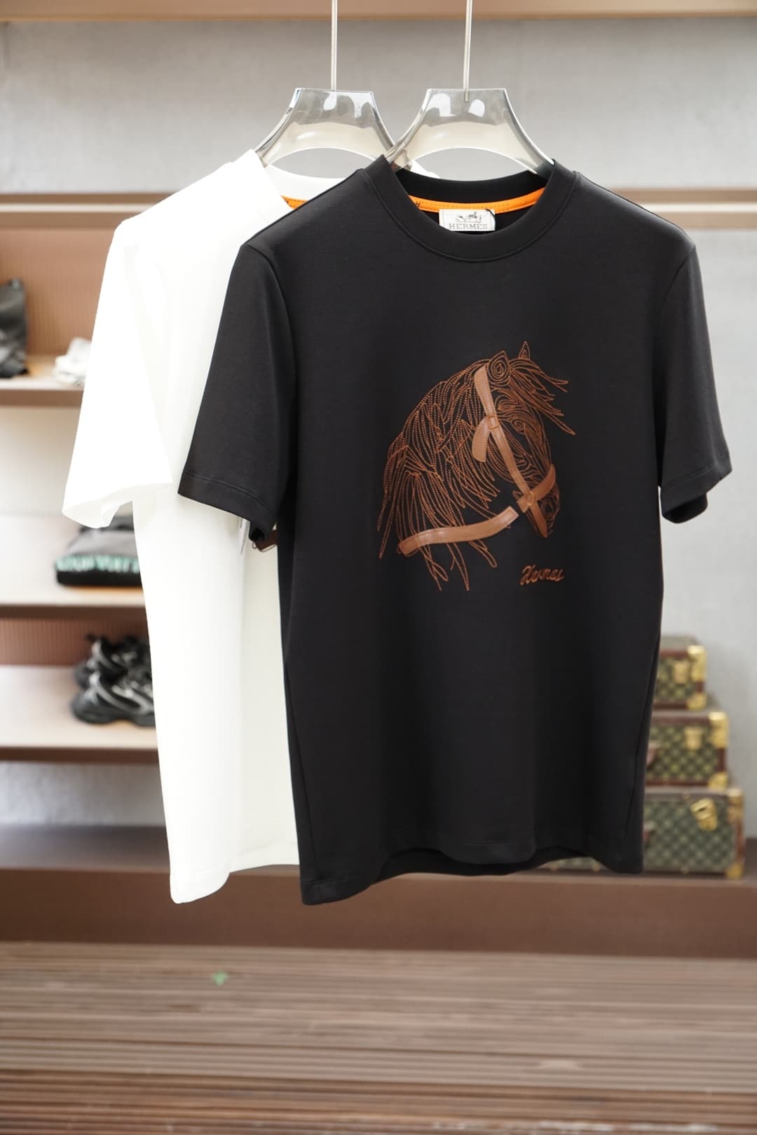Hermès Hermès 2026 🌷🌷 Latest Fall/Winter Men's Cashmere Crew-Neck Short-Sleeve Sweatshirt with Embroidered Circle Logo
