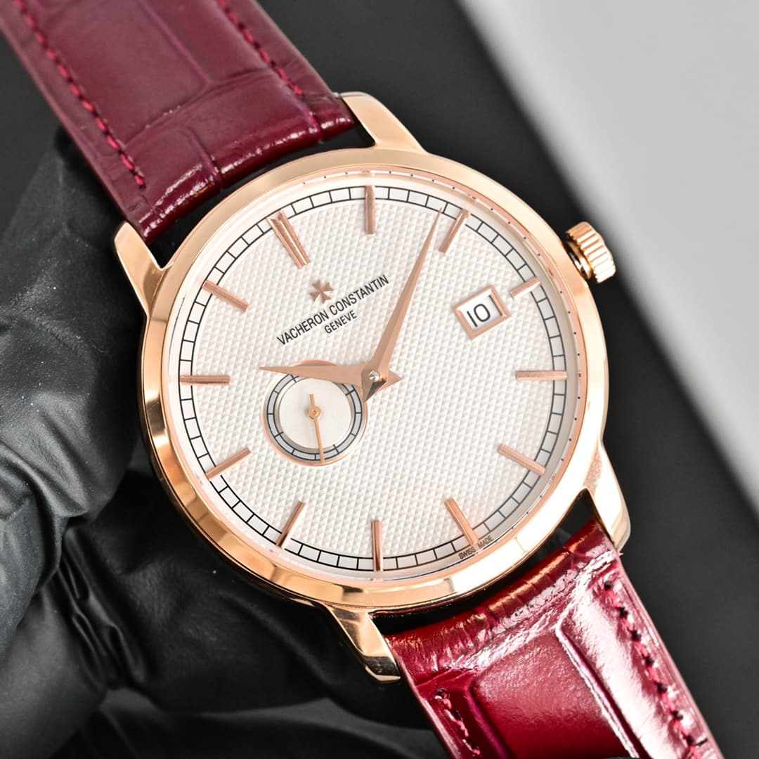 Vacheron Constantin Vacheron Constantin The Vacheron Constantin Traditionnelle 87172, with its 38mm case, is even more refined and elegant, as