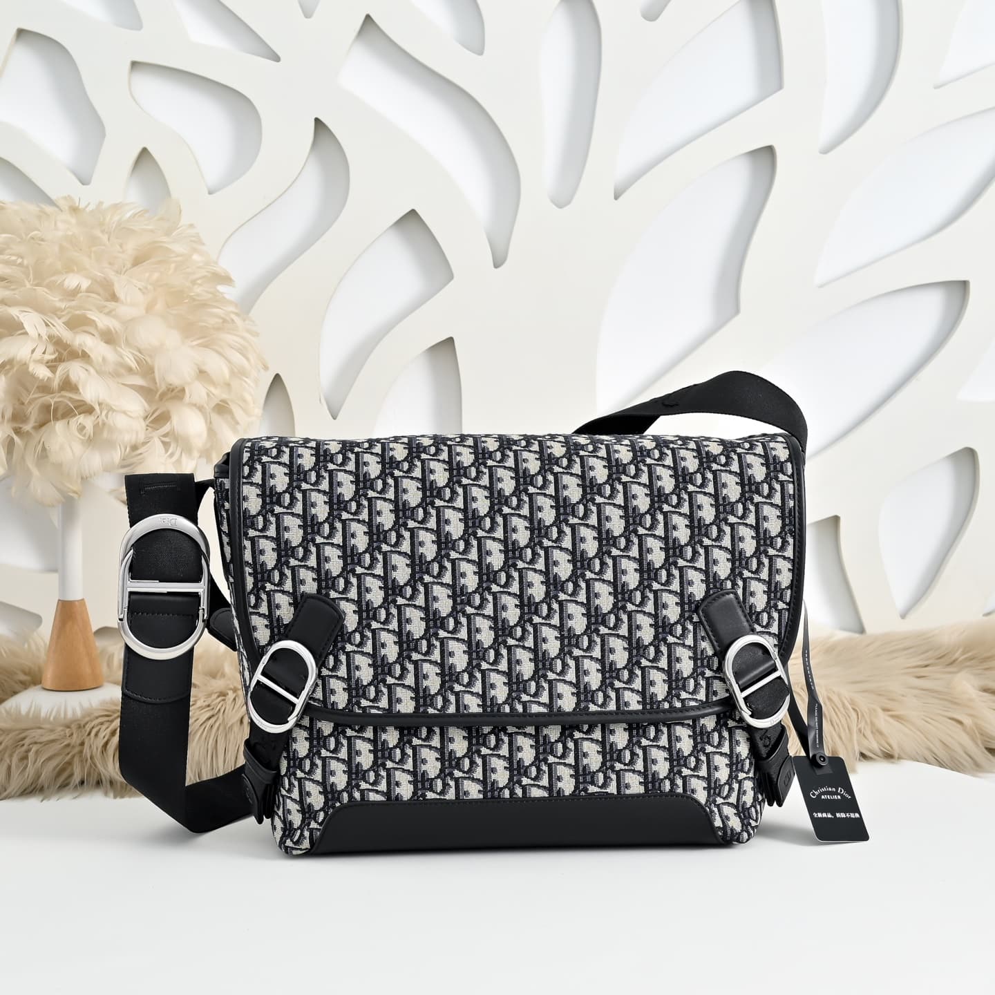Dior Dior - The hottest crossbody bags and messenger bags at the boutique 😄 High-quality, made with beige Obl